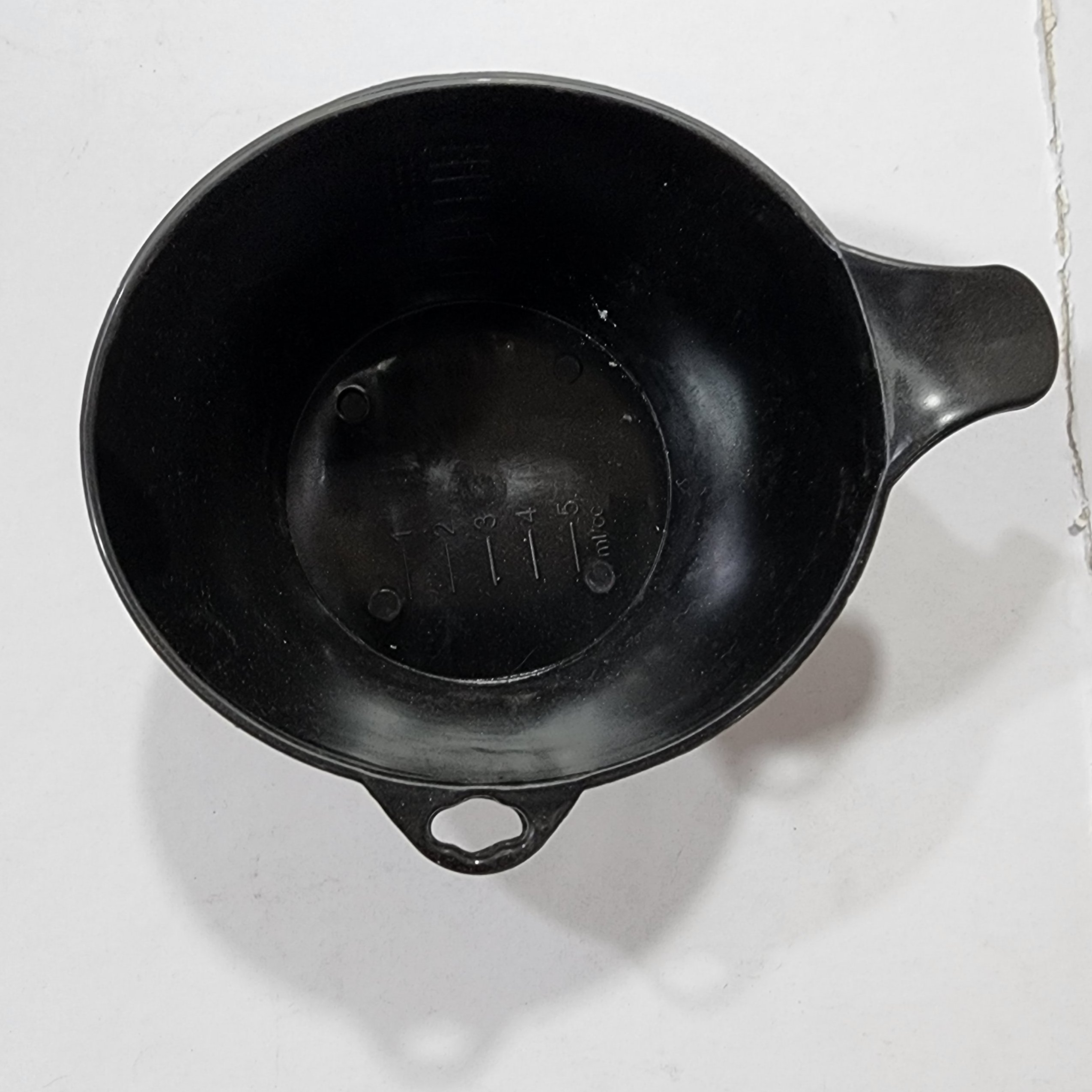 کاسه رنگ مشکی