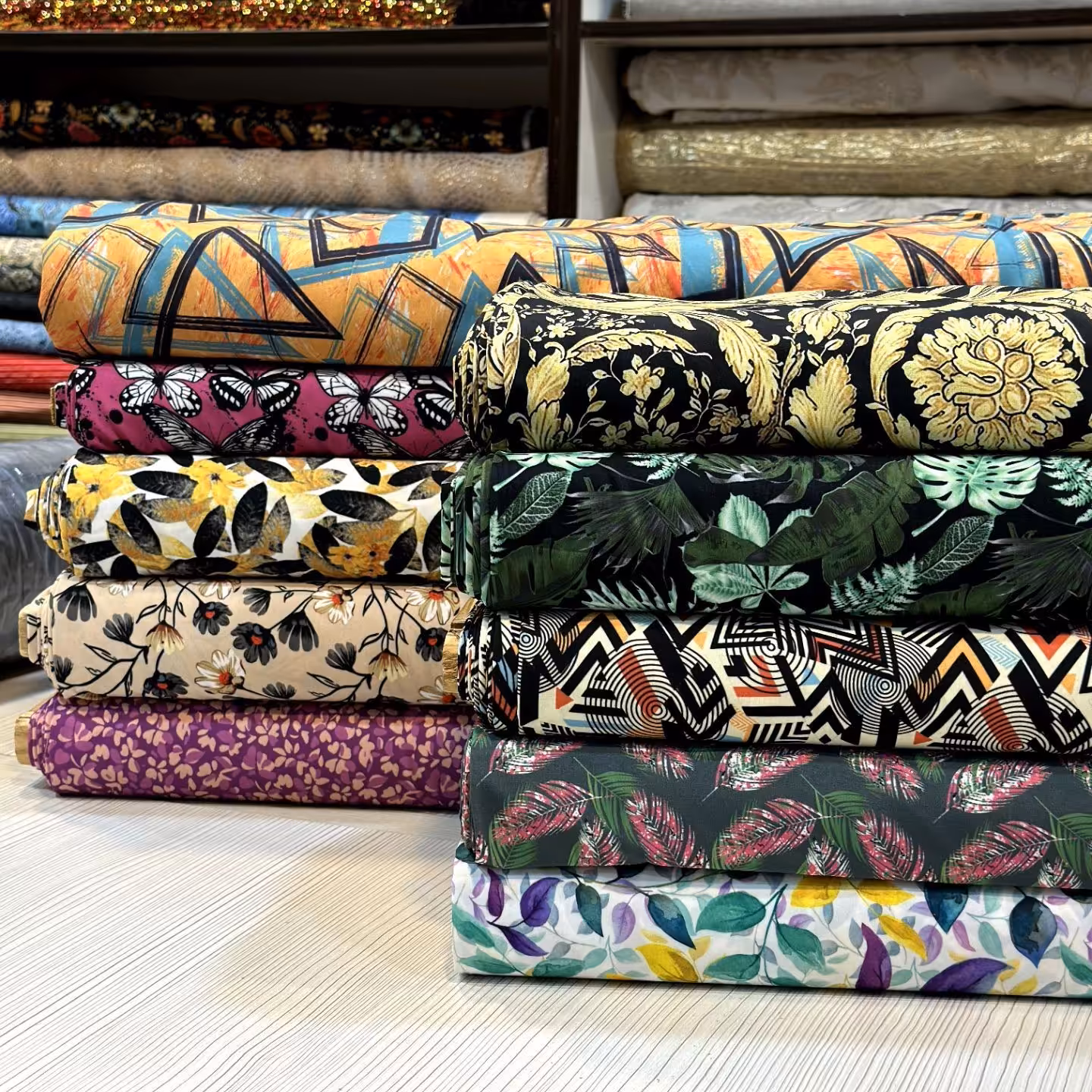 پارچه کرپ بوگاتی طرحدار