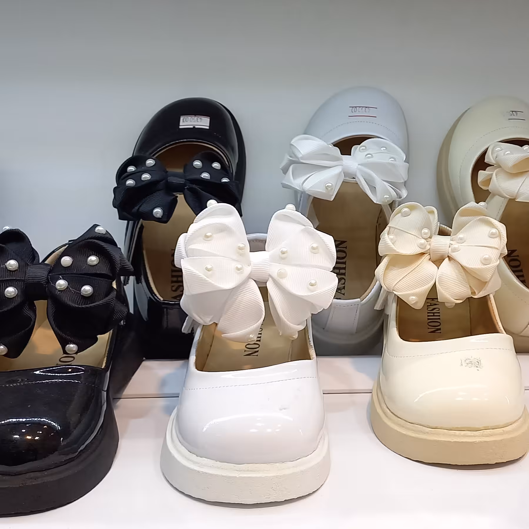 کفش ورنی دخترانه پاپیون مرواریدی سه رنگ از سایز 31تا36