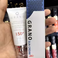 ضد آفتاب بی رنگ گرانو SPF50 کد s5 حجم 35 میلی لیتر   دارای فیلتر UVA و UVB ،انتی آکنه ،دارای ویتامین | amazonchi
