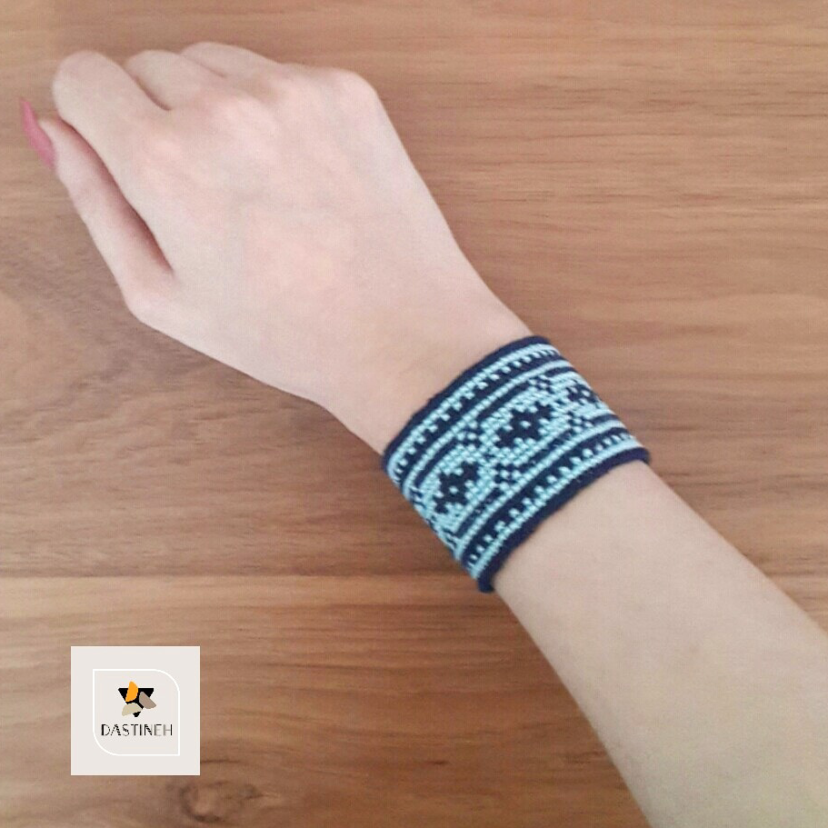دستبند سوزن دوزی کد06