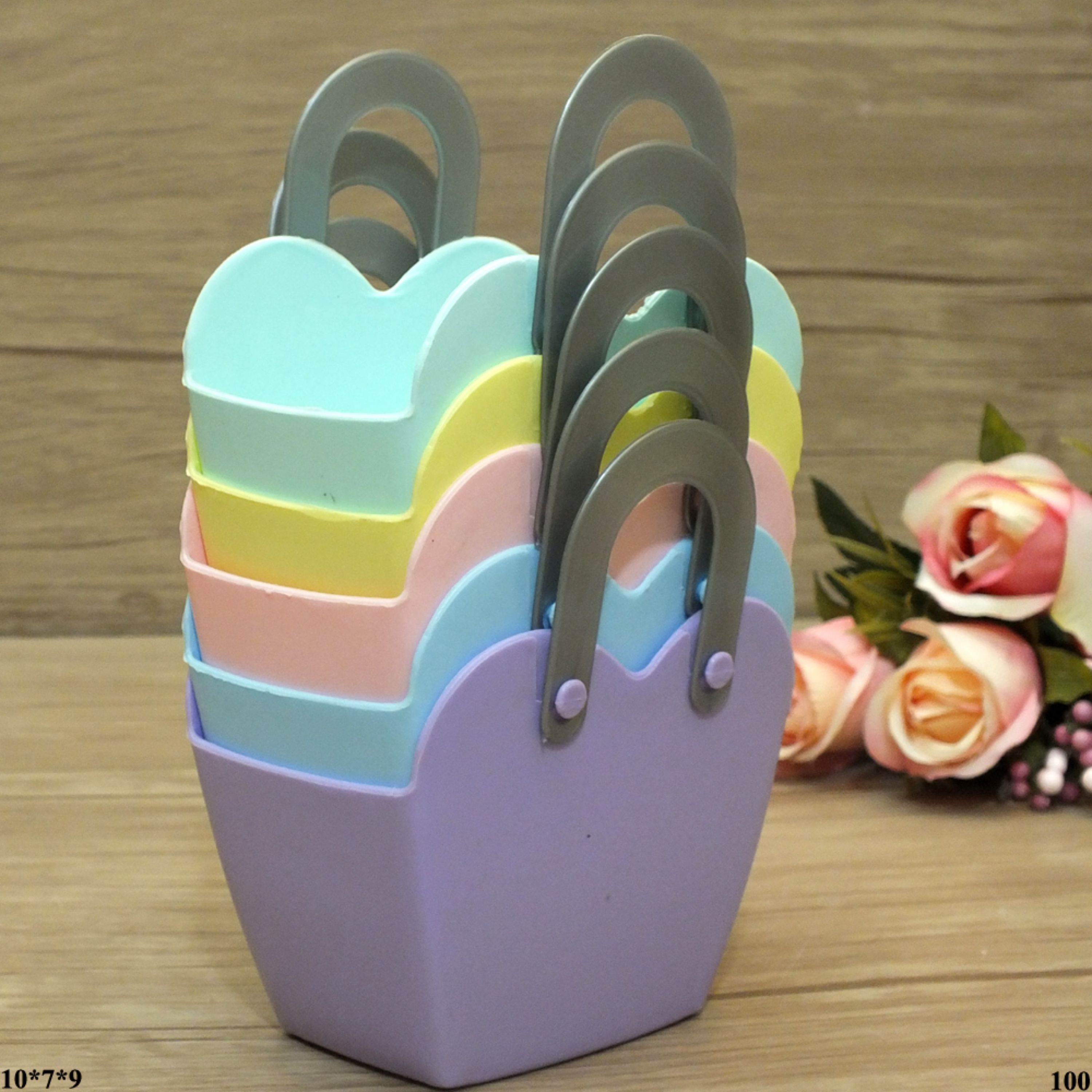 زنبیل تنقلات جای لوازم کوچک  طرح قلب پلاستیکی