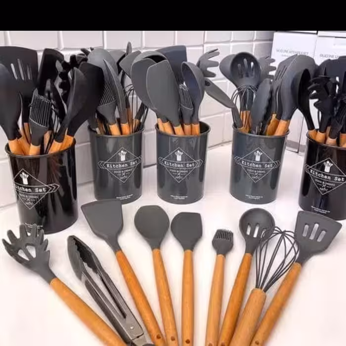 سرویس 12پارچ  کفگیر و ملاقه سیلیکونی همراه استند