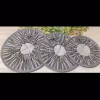 دمکنی دور کش سه سایزی رنگ  طوسی گلدار  پرین ست سایز 33و 27 و 23