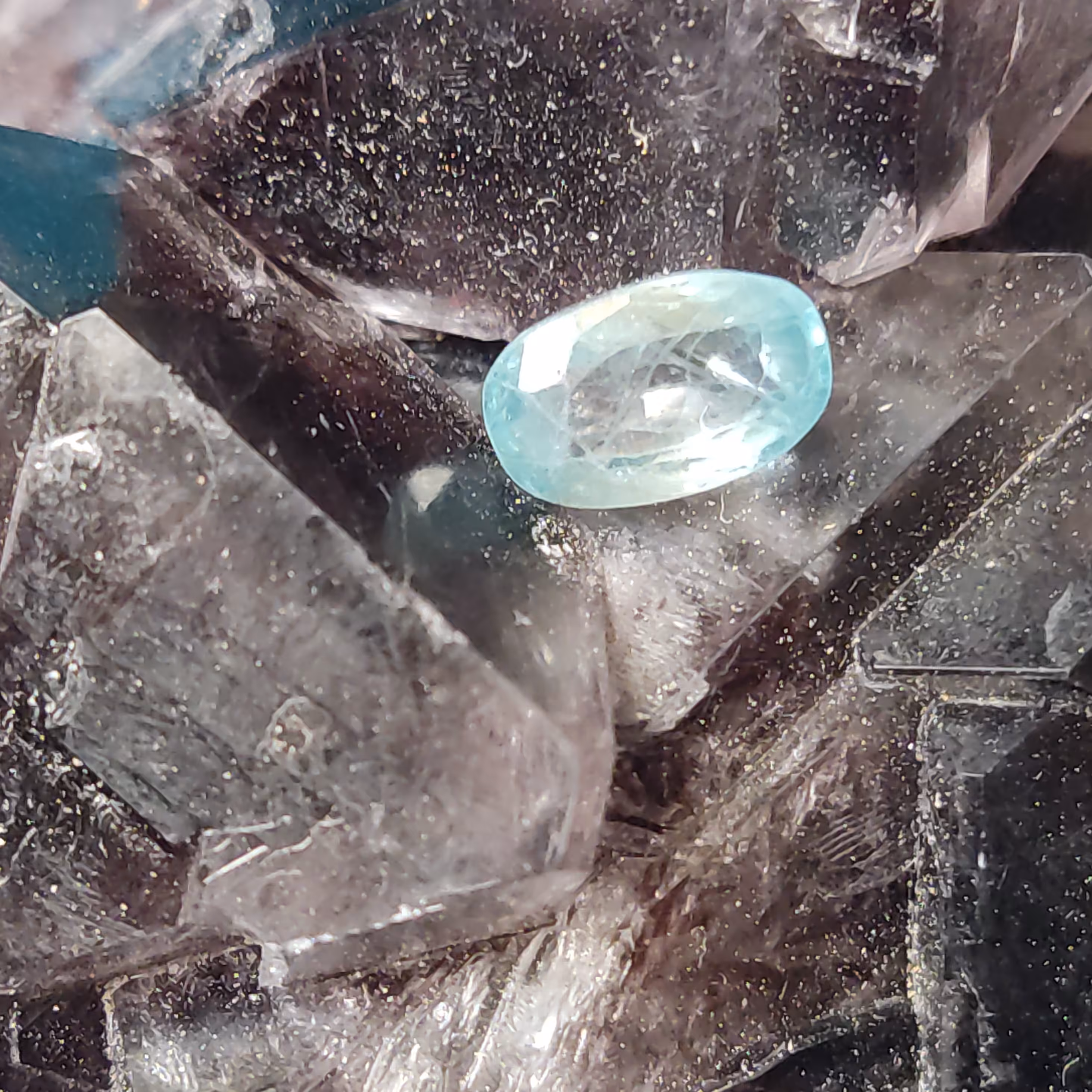 زرقون یا زیر کن قدیمی ترین سنگ جهان کاملا طبیعی به قیمت عمده همراه با هدیه ویژه