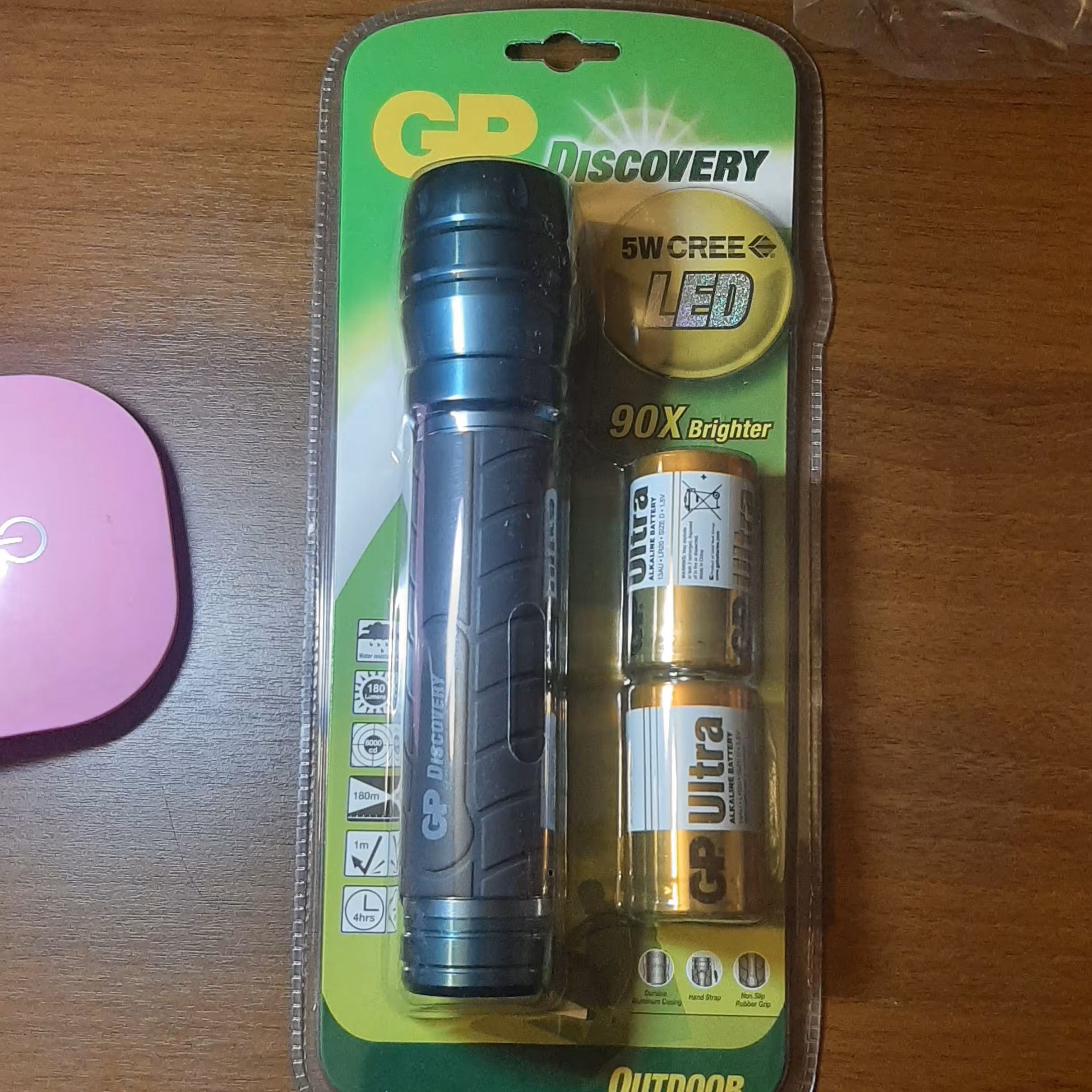 چراغ قوه جی پی 180 لومن 90X ال ای دی 5 وات بهمراه 2 عدد باتری بزرگ GP الترا  GPACTO 404000