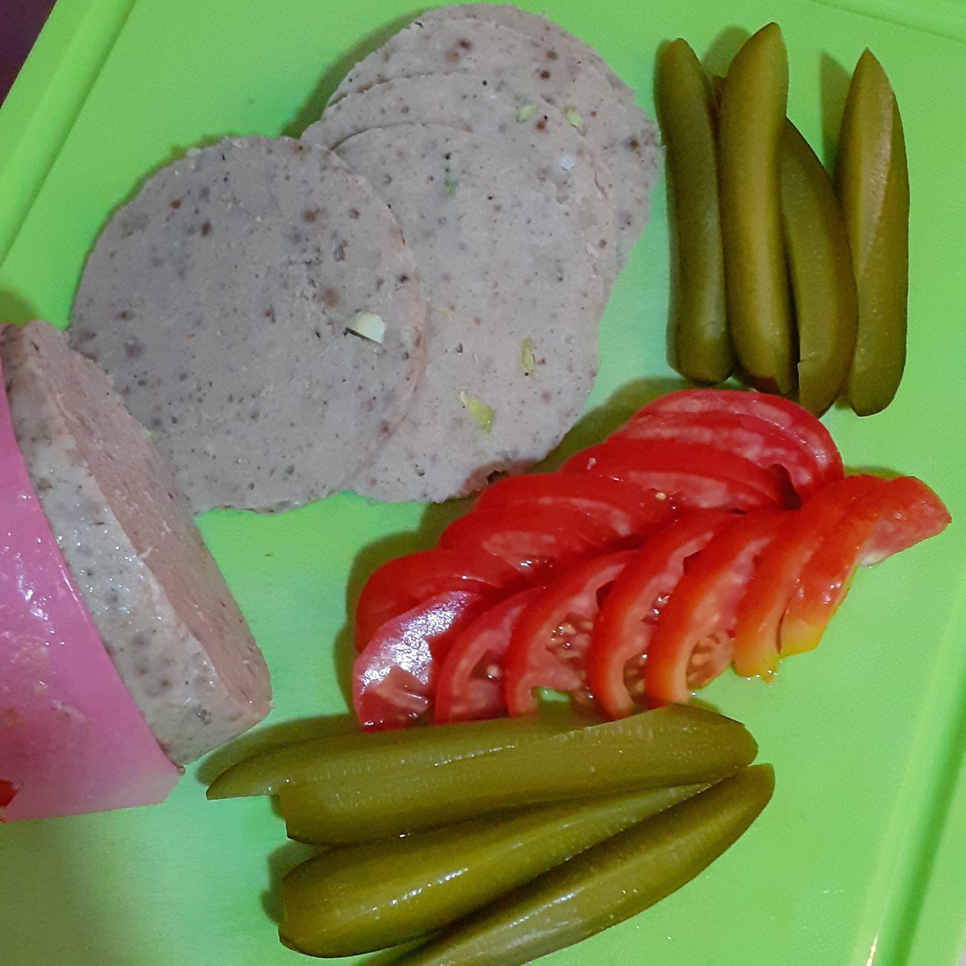 کالباس بوقلمون خانگی و خالص یک کیلویی