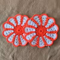 زیر لیوانی طرح گل (سفید نارنجی) (جفت) 16 سانتی متر