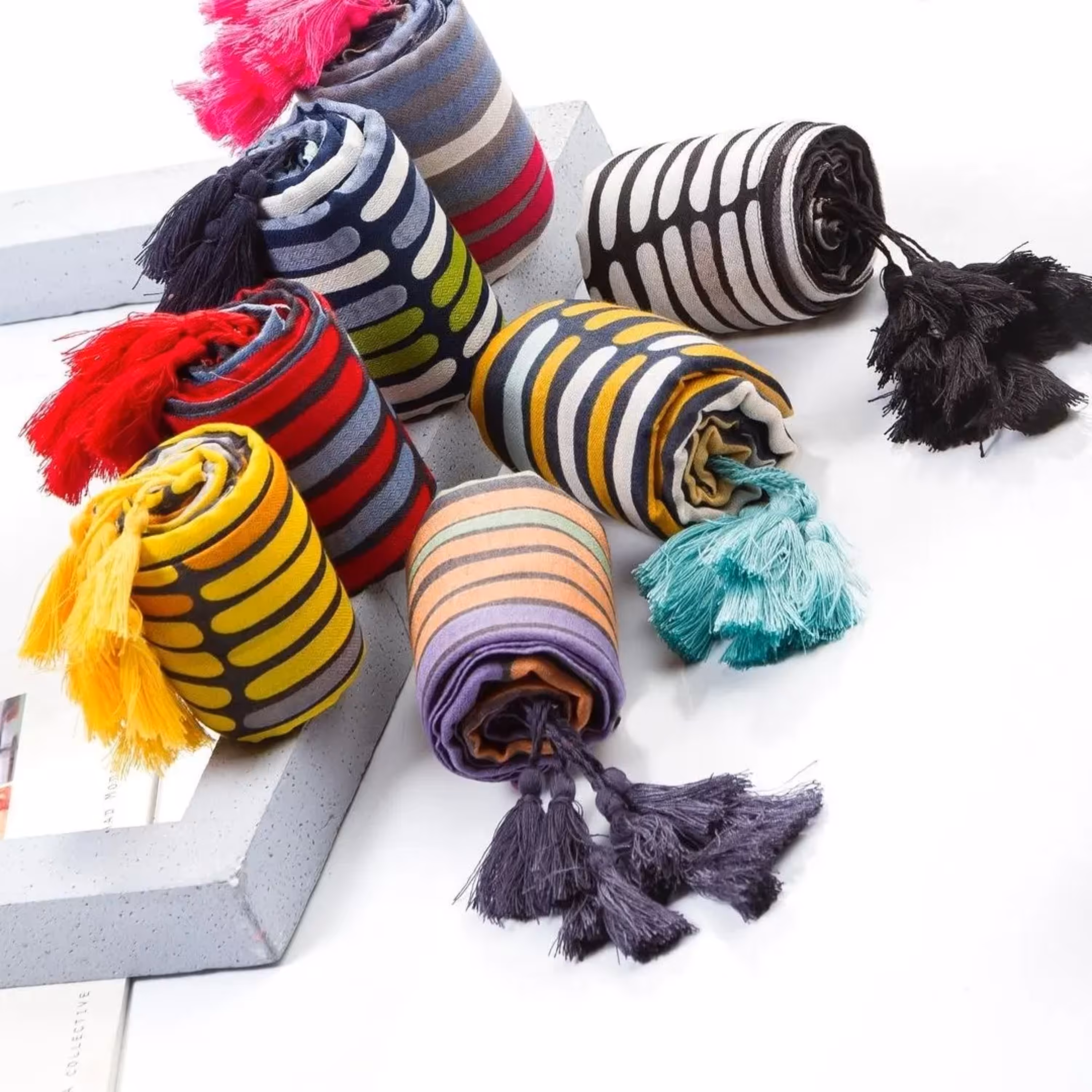 شال نخی منگوله دار پر فروش خاص  در رنگ های زیبا و زنده و جذاب