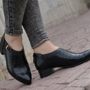 کارمندی زنانه