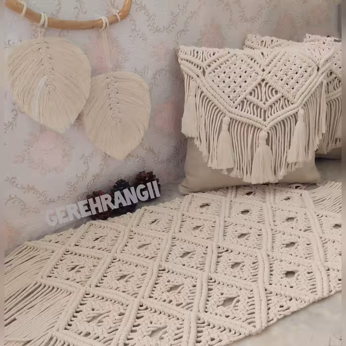 رومیزی مکرومه  40در100 مناسب میز جلو مبلی و یک جفت کاور کوسن  40در40 مخمل و مکرومه بدون بالشتک داخلی