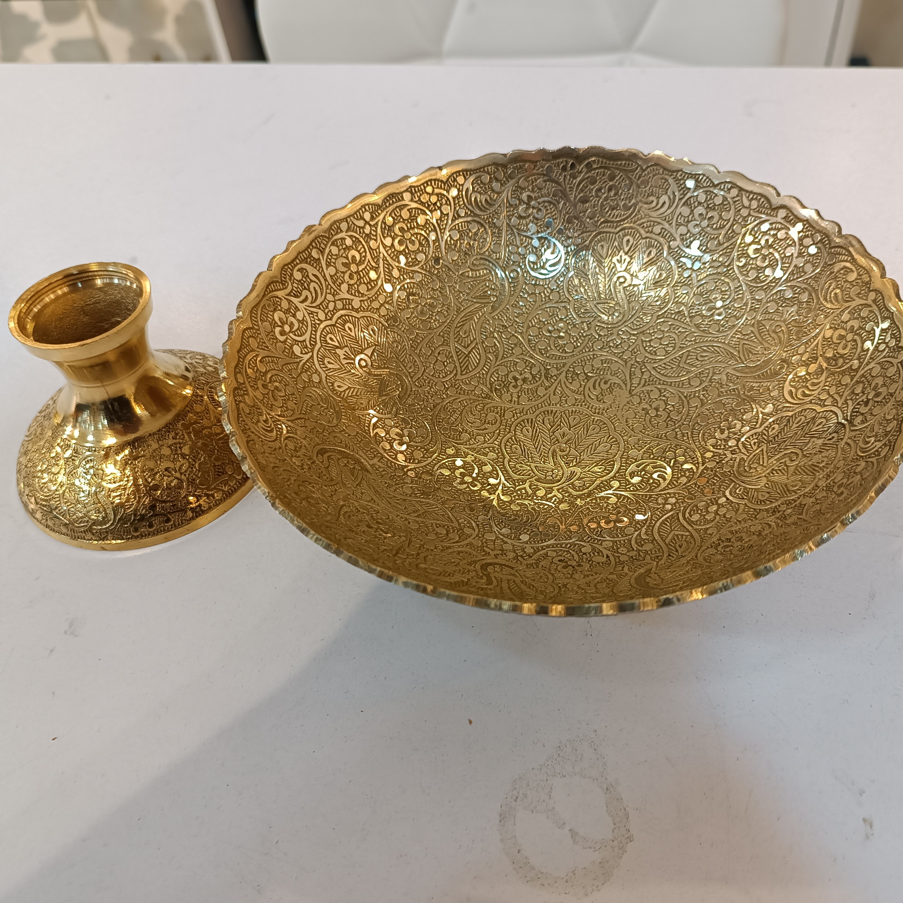 شکلات خوری برنجی (برنز)طرح طاووس
قطر 19مدل لبه ریز وارداتی کیفیت درجه یک بدون تغییر رنگ
