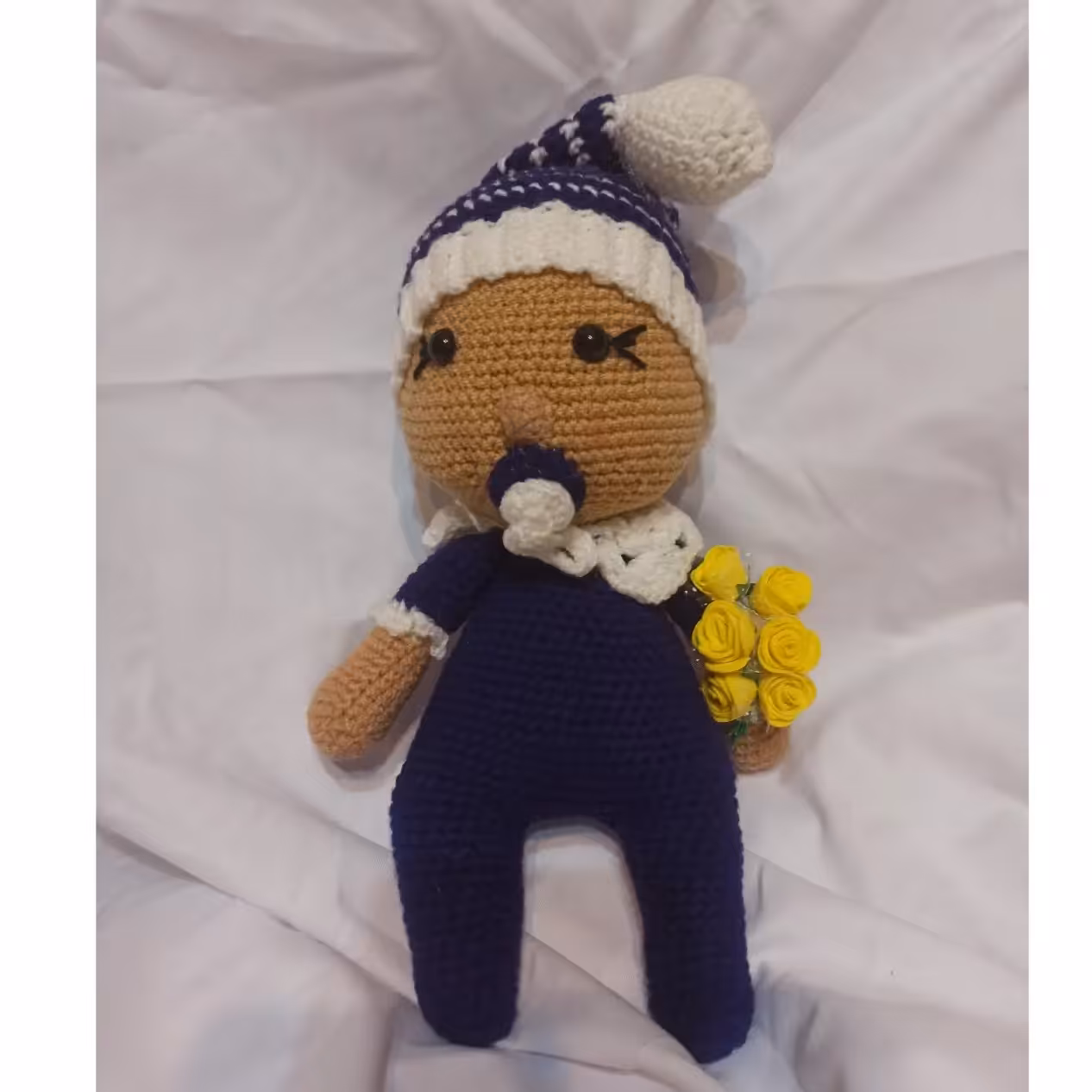 عروسک دستبافت نی نی پستونکی