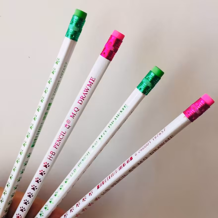 مداد مشکی  برند ام کیو  بهترین و با کیفیت ترین مداد در حال حاضر  کیفیت بی نظیر و بی رقیب مغز م اد مشکی و با کیفیت 