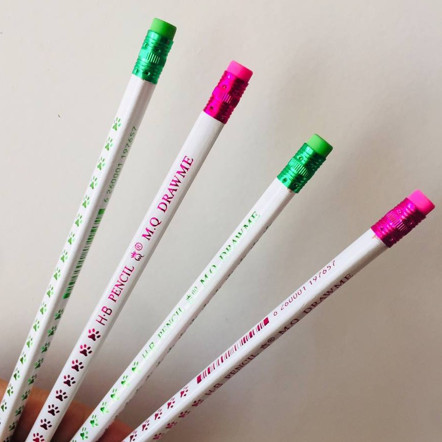 مداد مشکی  برند ام کیو  بهترین و با کیفیت ترین مداد در حال حاضر  کیفیت بی نظیر و بی رقیب مغز م اد مشکی و با کیفیت 