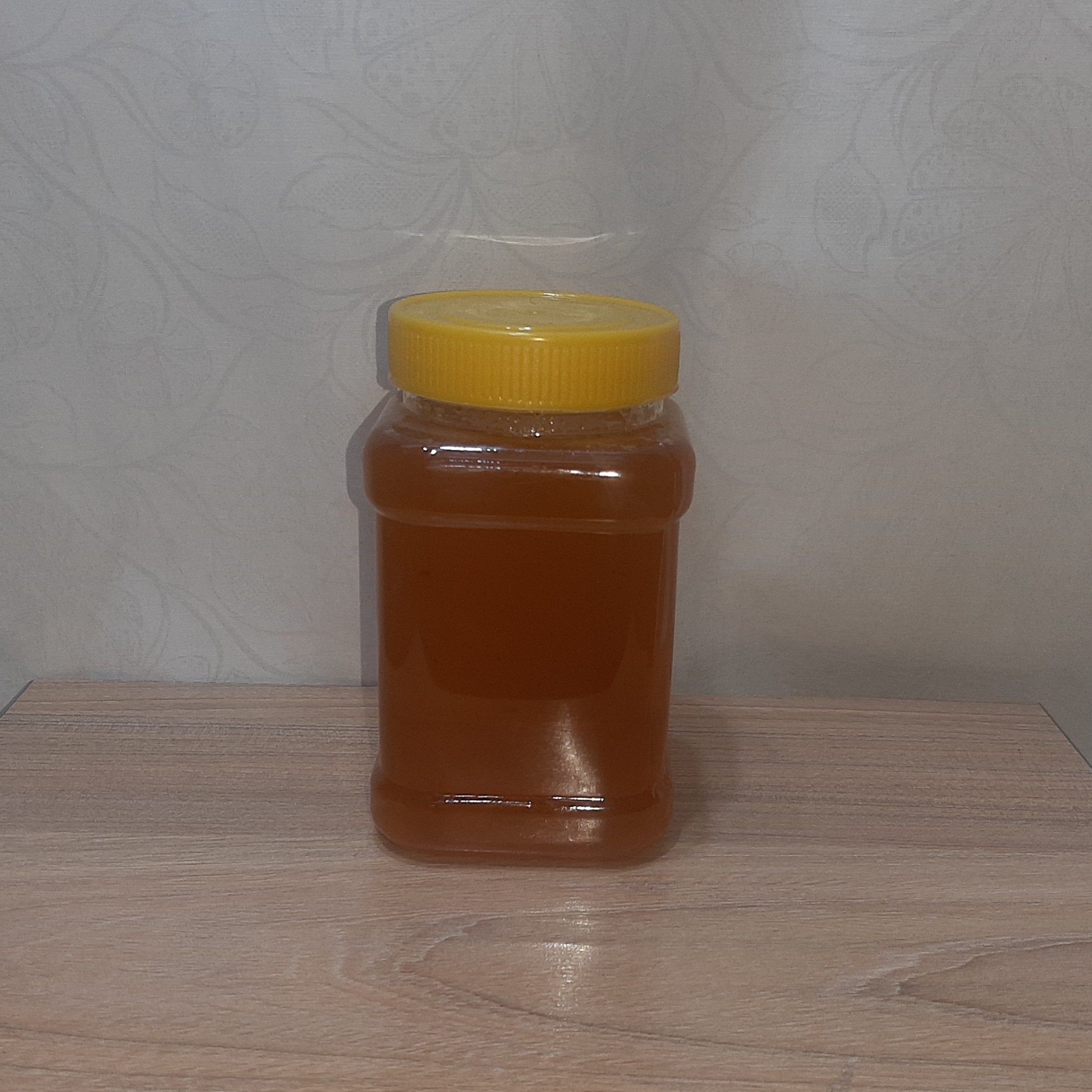 عسل طبیعی صافی و موم دار بهترین جایگزین برای مربا و شیرنی جات صنعتی
