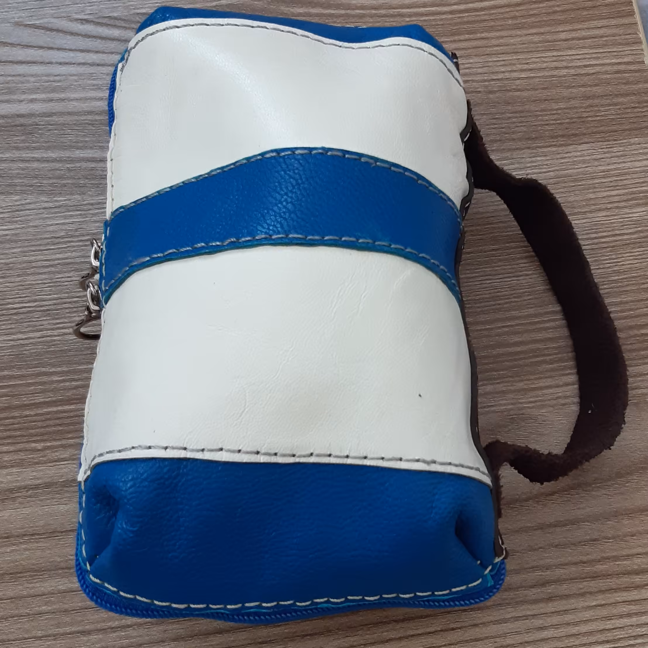کیف کمکی چرم 12×6×24دستدوزتکه دوزی شده آبی وقهوه ای وسفید