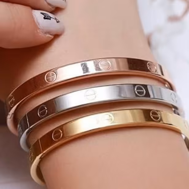 دستبند کارتیر در سه رنگ طلایی، نقره‌ای، رزگلد