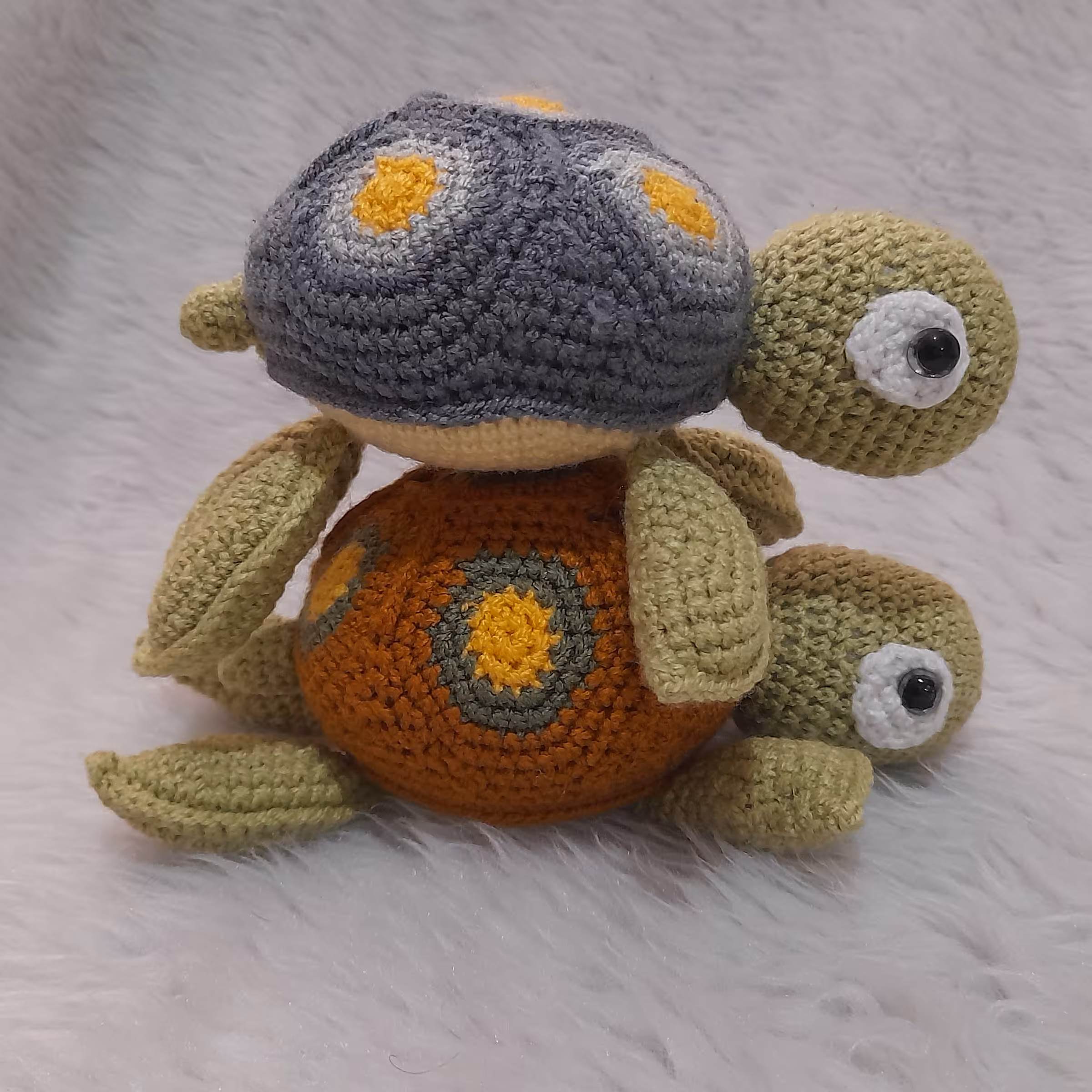 لاکپشت قلاب بافی گوگولی 