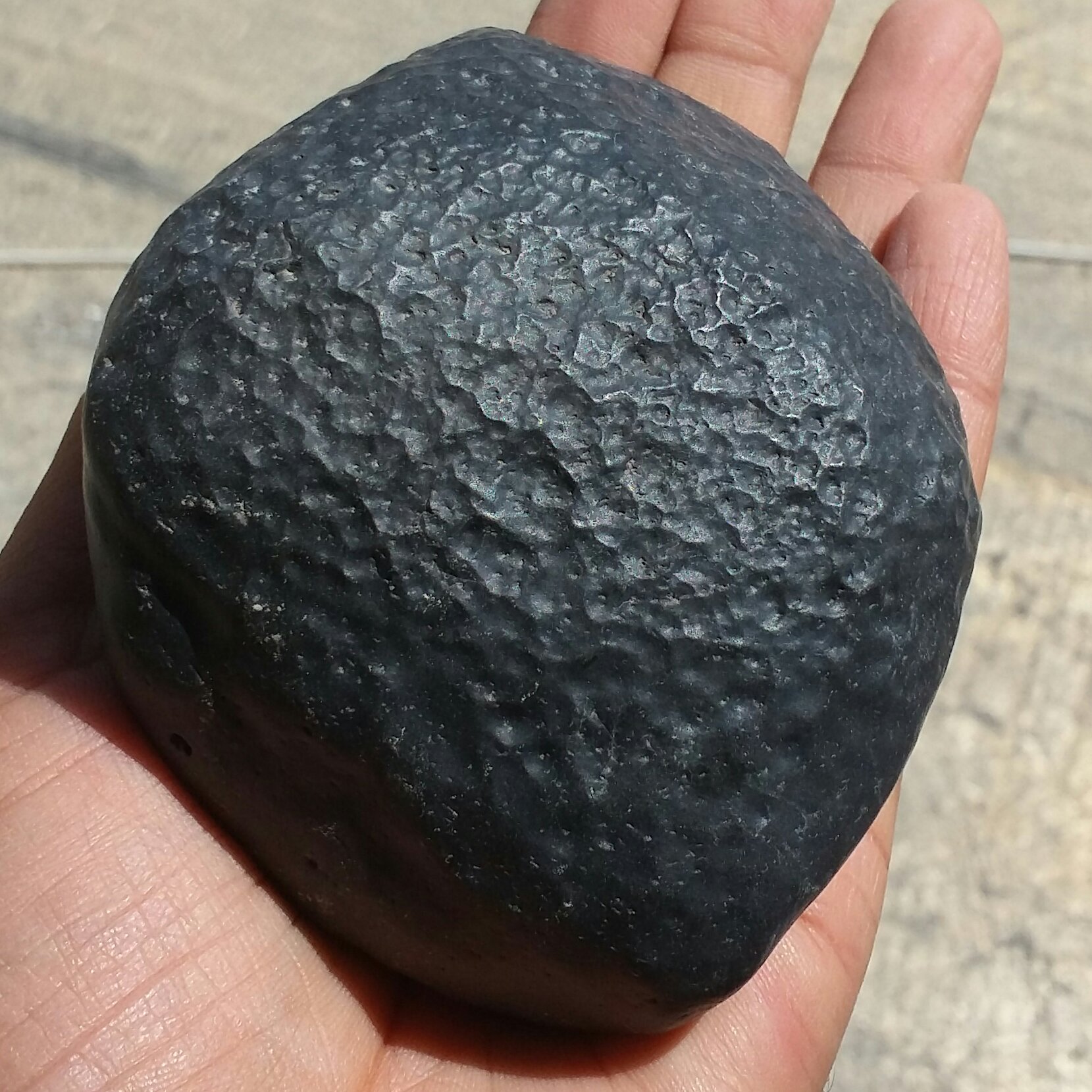 سنگ غولپیکر اونیکس ساب خورده معدنی 100 در 100 طبیعی شاهکار خلقت با قابلیت ساخت چندین نگین خاص
کد 9744