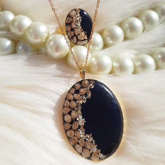 پلاک و انگشتر متبرک 