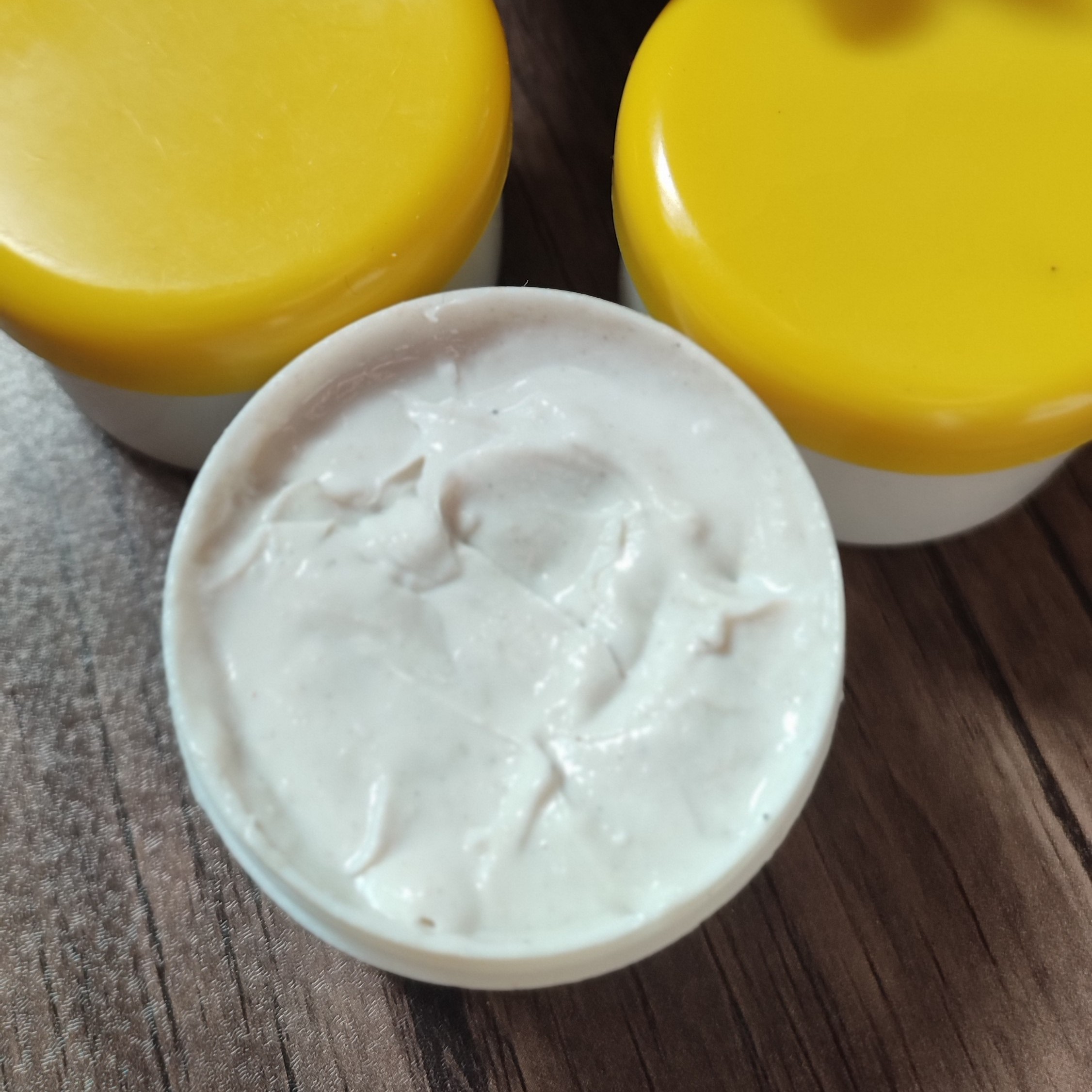 کرم رفع تیرگی بدن بدون استفاده از مواد شیمیایی 