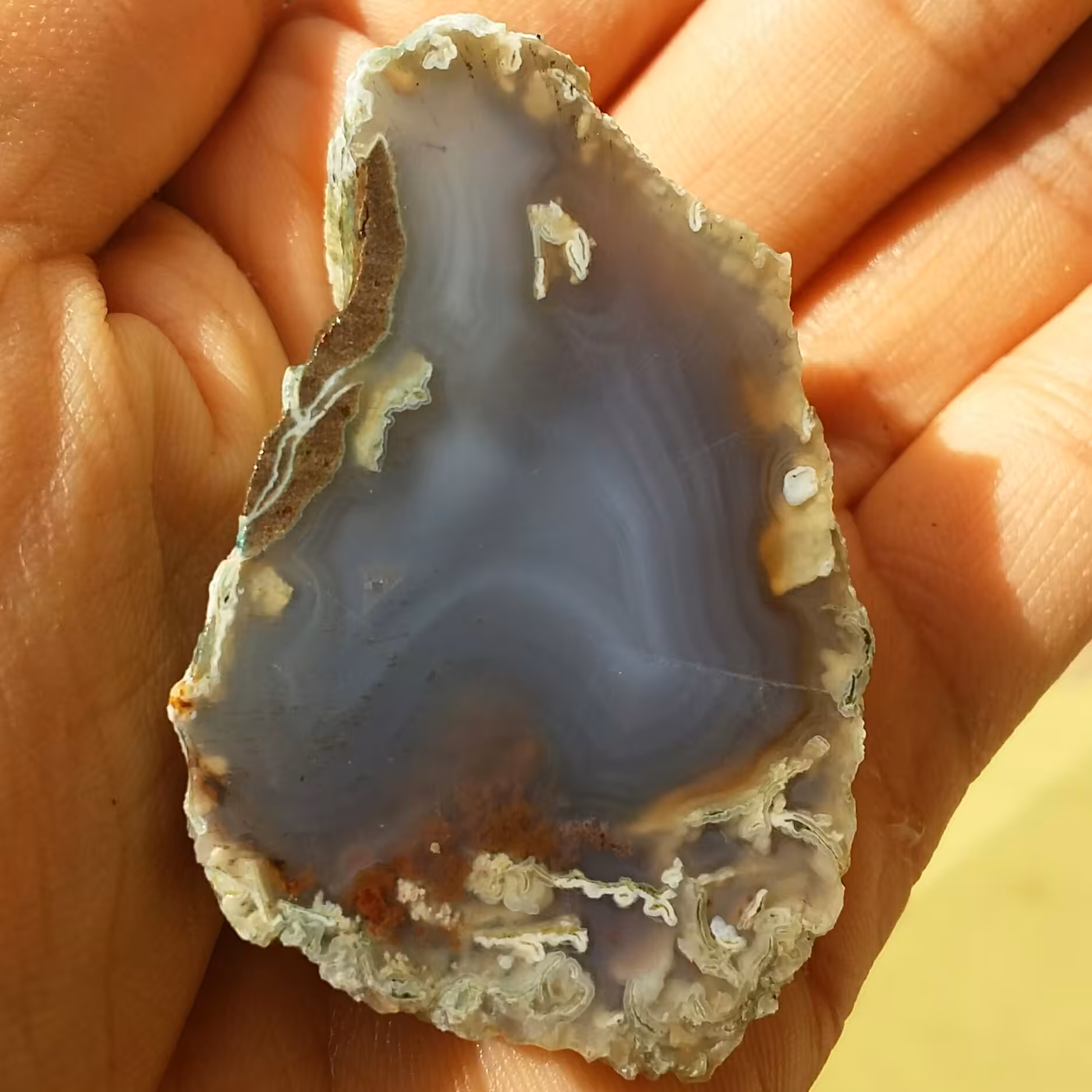 اسلایس سنگ راف عقیق سلیمانی منظره بسیار دیدنی شاهکار خلقت کاملا طبیعی
خاص و تک