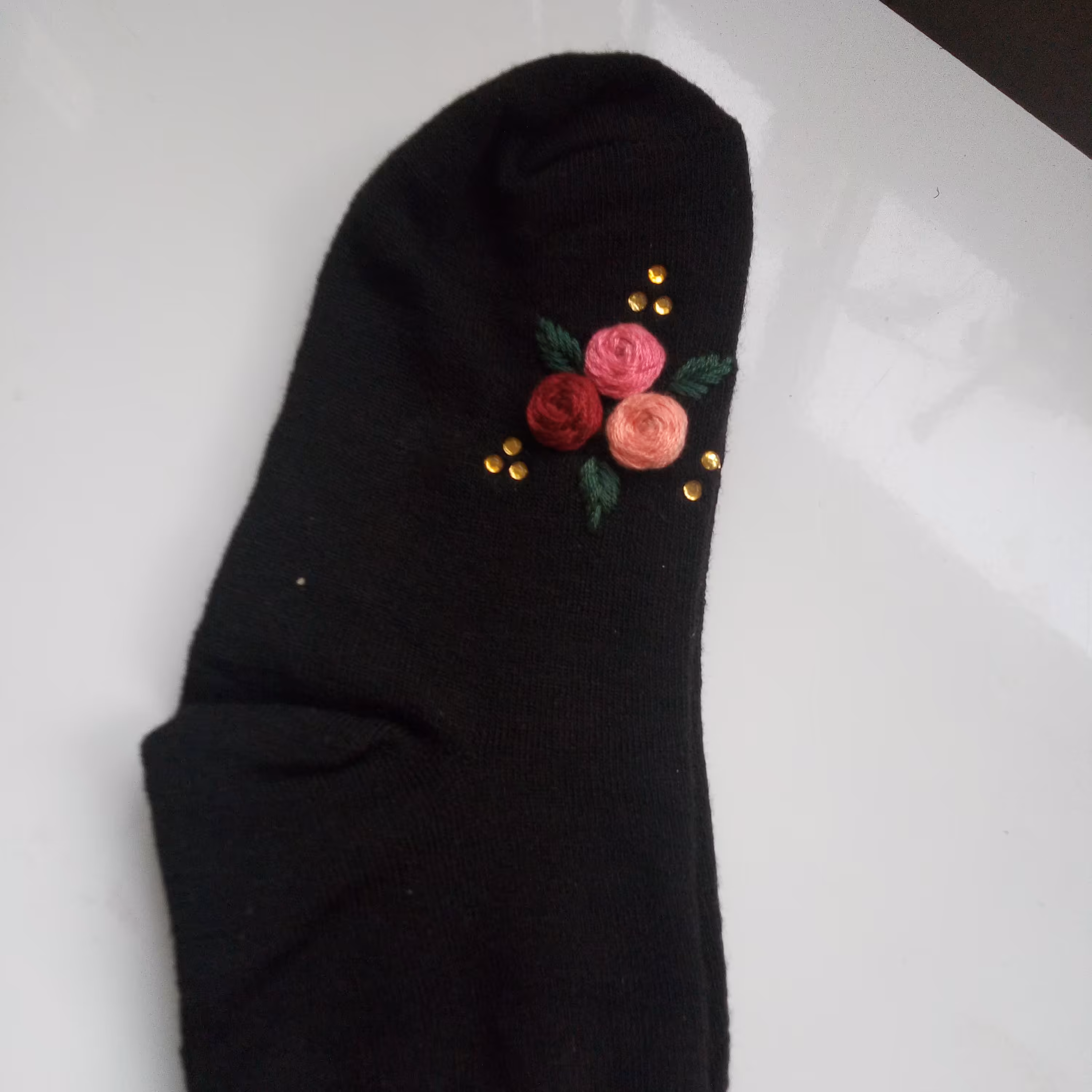 جوراب گلدوزی نخی 