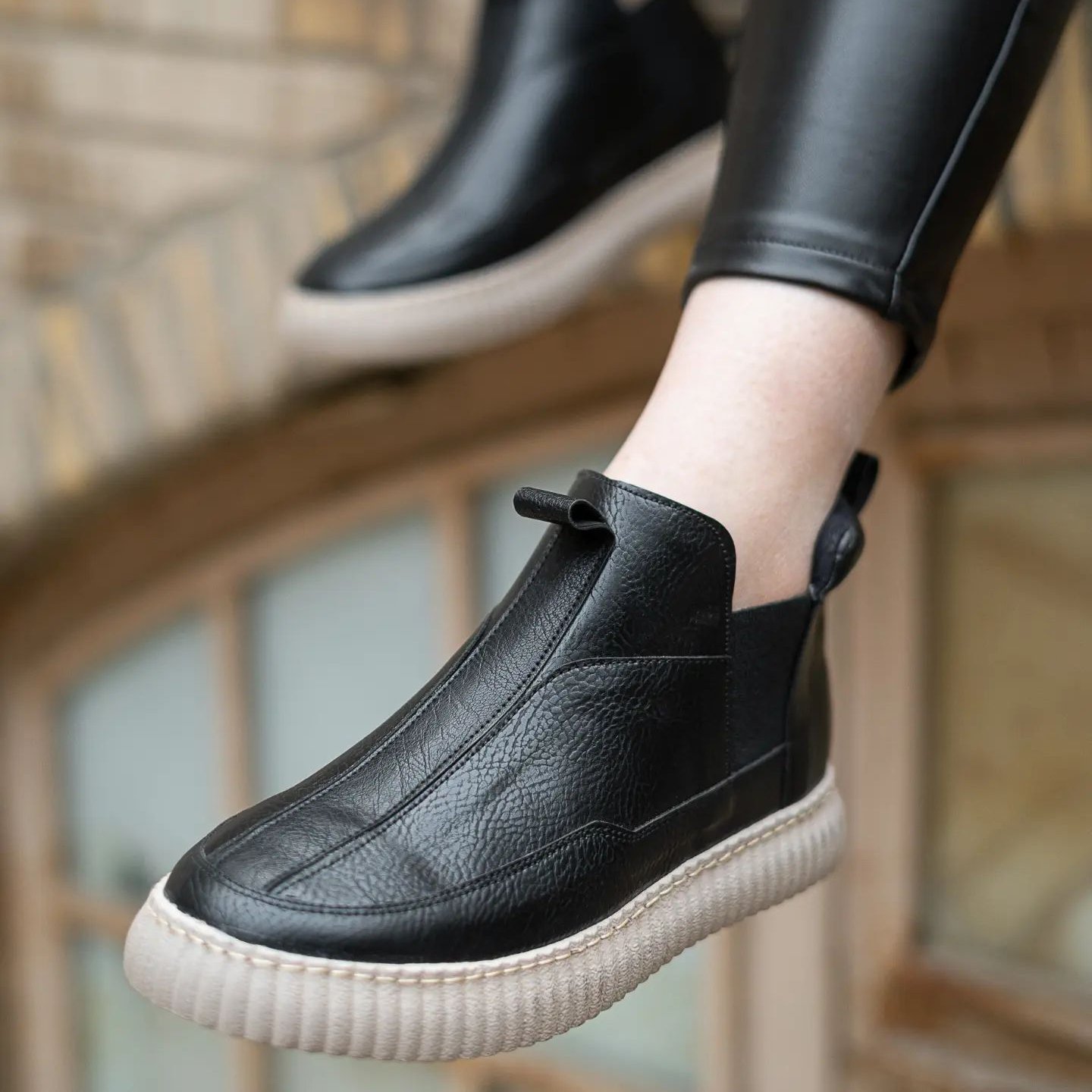 نیم بوت زنانه مدل تیانا کد 01 رنگ مشکی ارسال رایگان و تعویض بدون قید و شرط