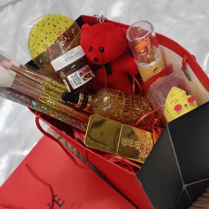 پک هدیه ولنتاین همراه با ساک طرح Love