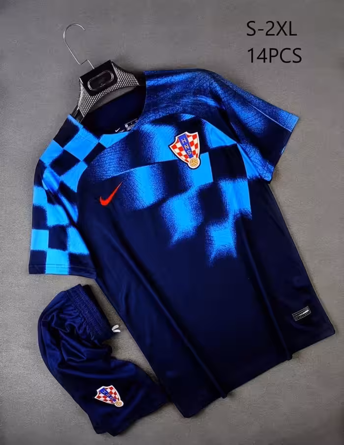 کیت دوم تیم ملی کرواسی (پیراهن شورت) ورژن هواداری جام جهانی 2022 قطر