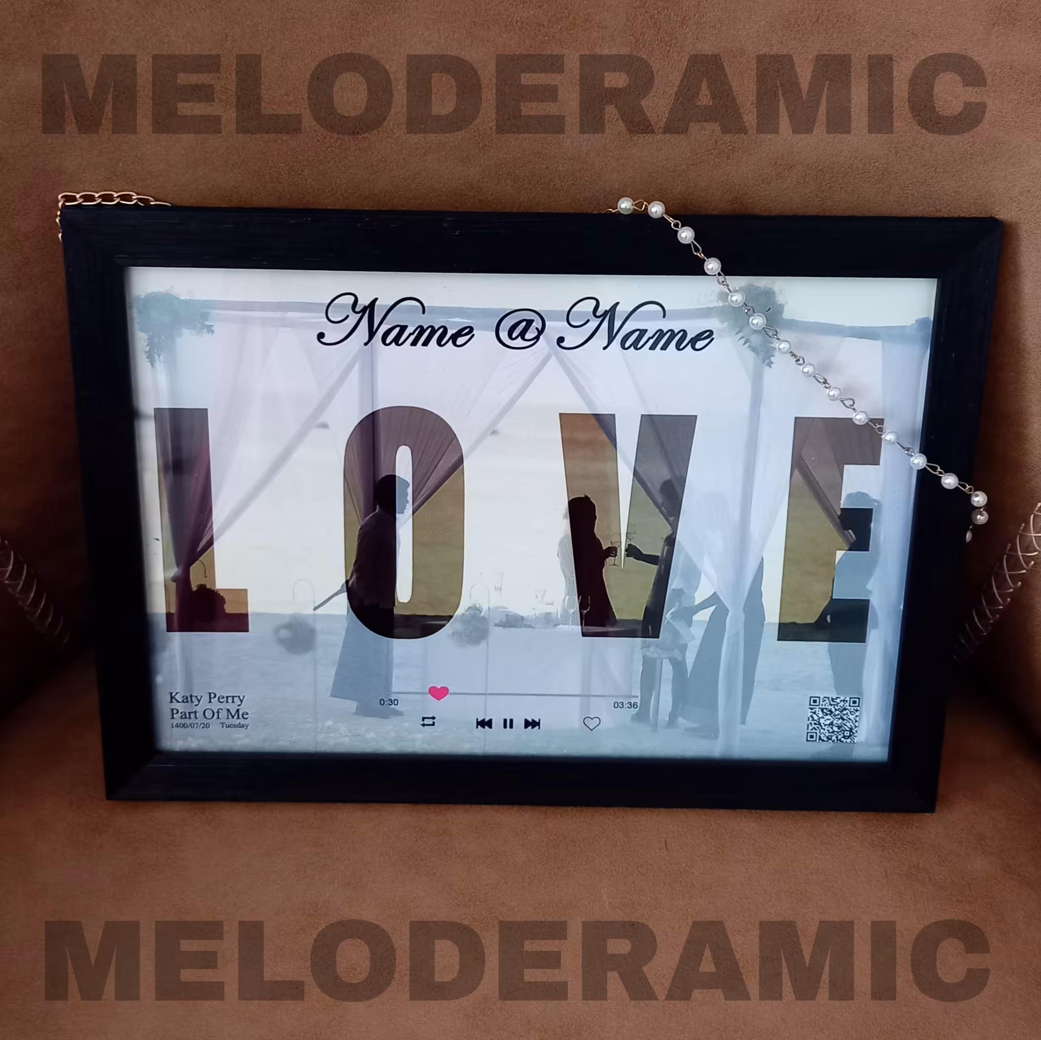 تابلو بارکد دار طرح LOVE سایز 30X40