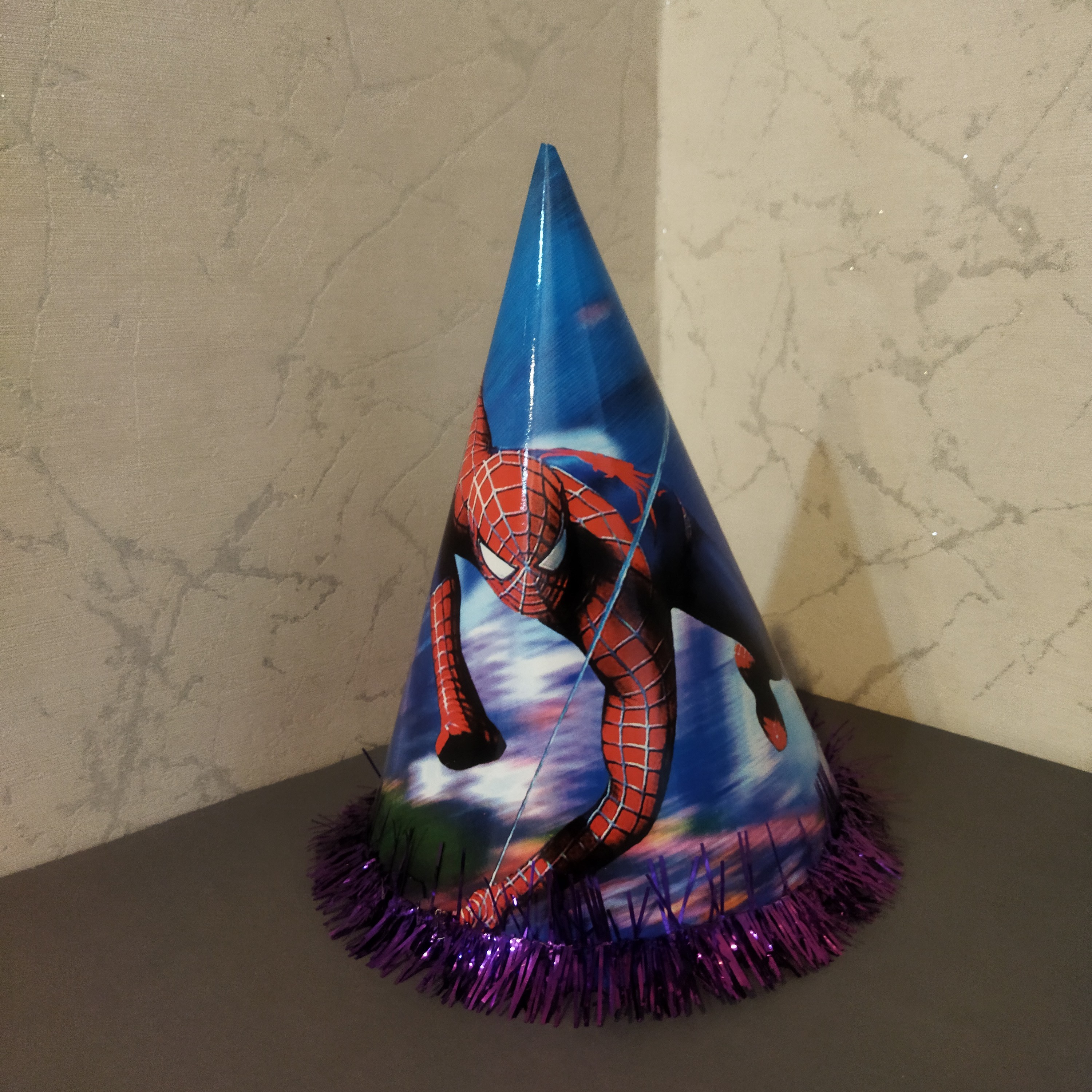 کلاه تولد مقوایی  شخصیت کارتونی اسپایدر من