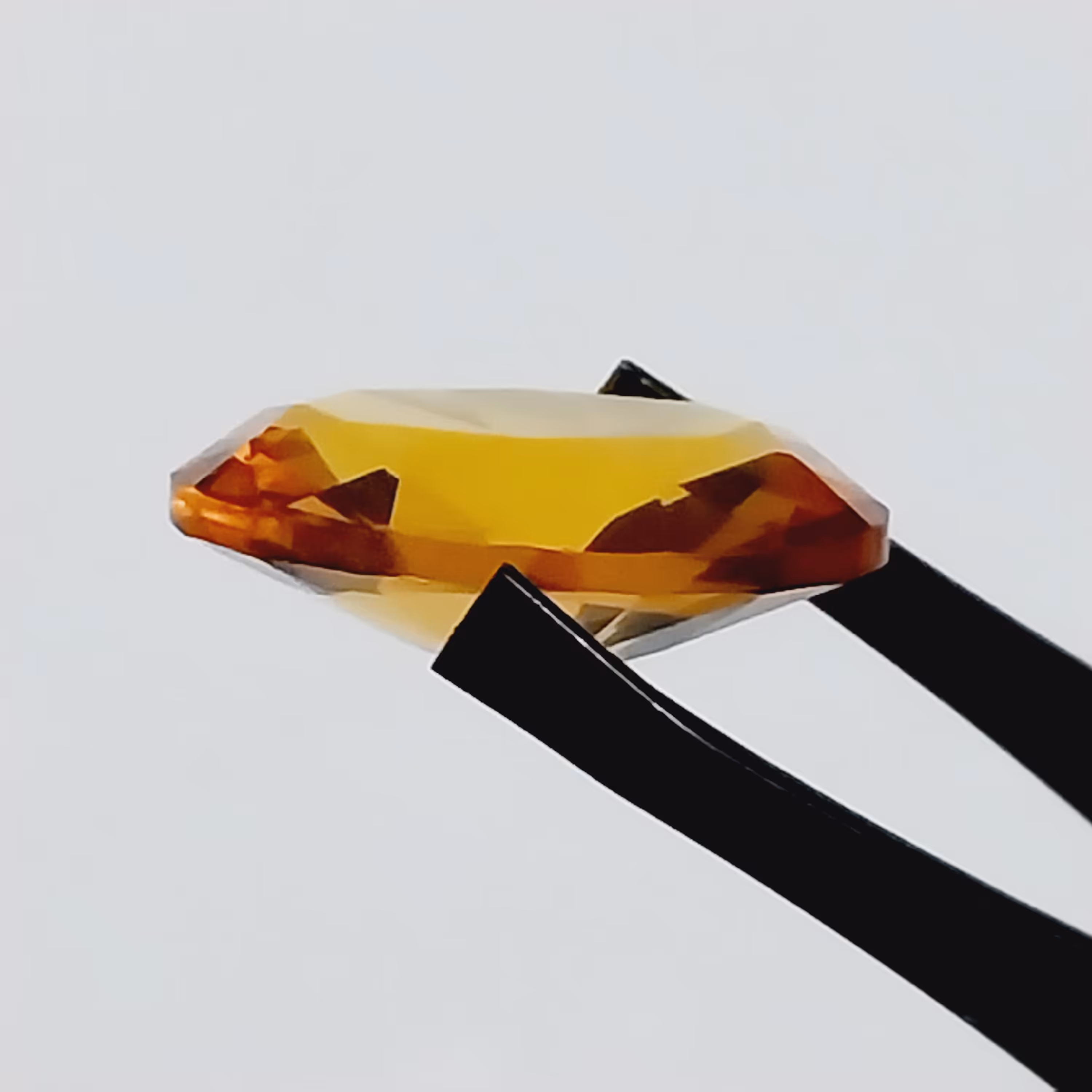 نگین انگشتری  سیترین   تراش جواهری اماده رکاب  بسیار زیبا 