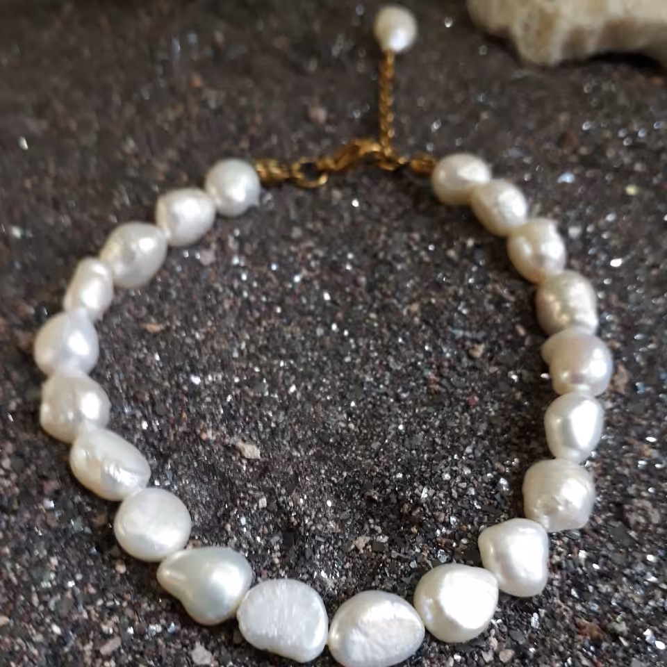 دستبند شیک و لاکچری مروارید طبیعی پرورشی باروک کد 232 همراه با ارسال رایگان