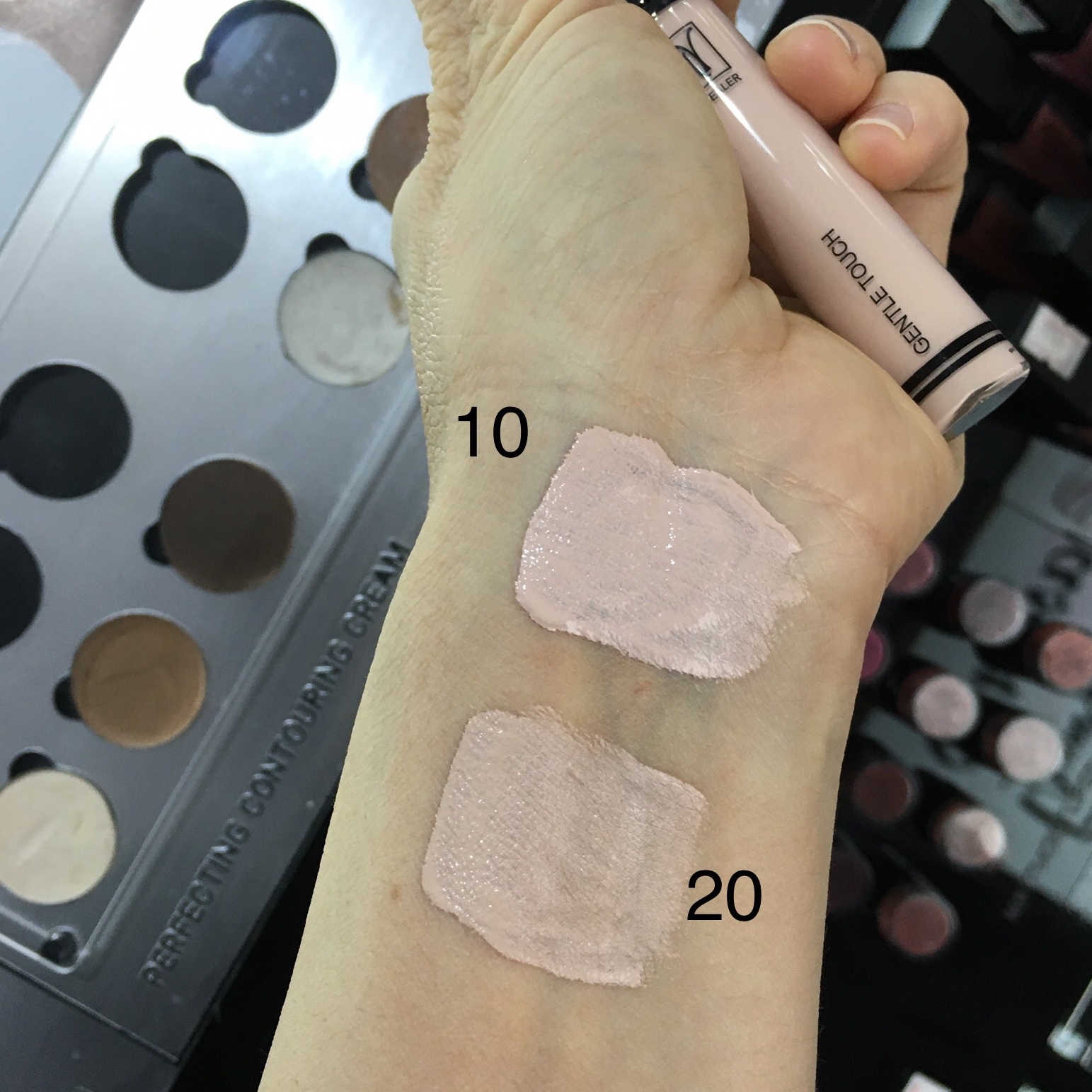 کانسیلر مایع مای تناژ رنگی صورتی کم رنگ سری Black Diamond مدل Gentle Touch شماره 20