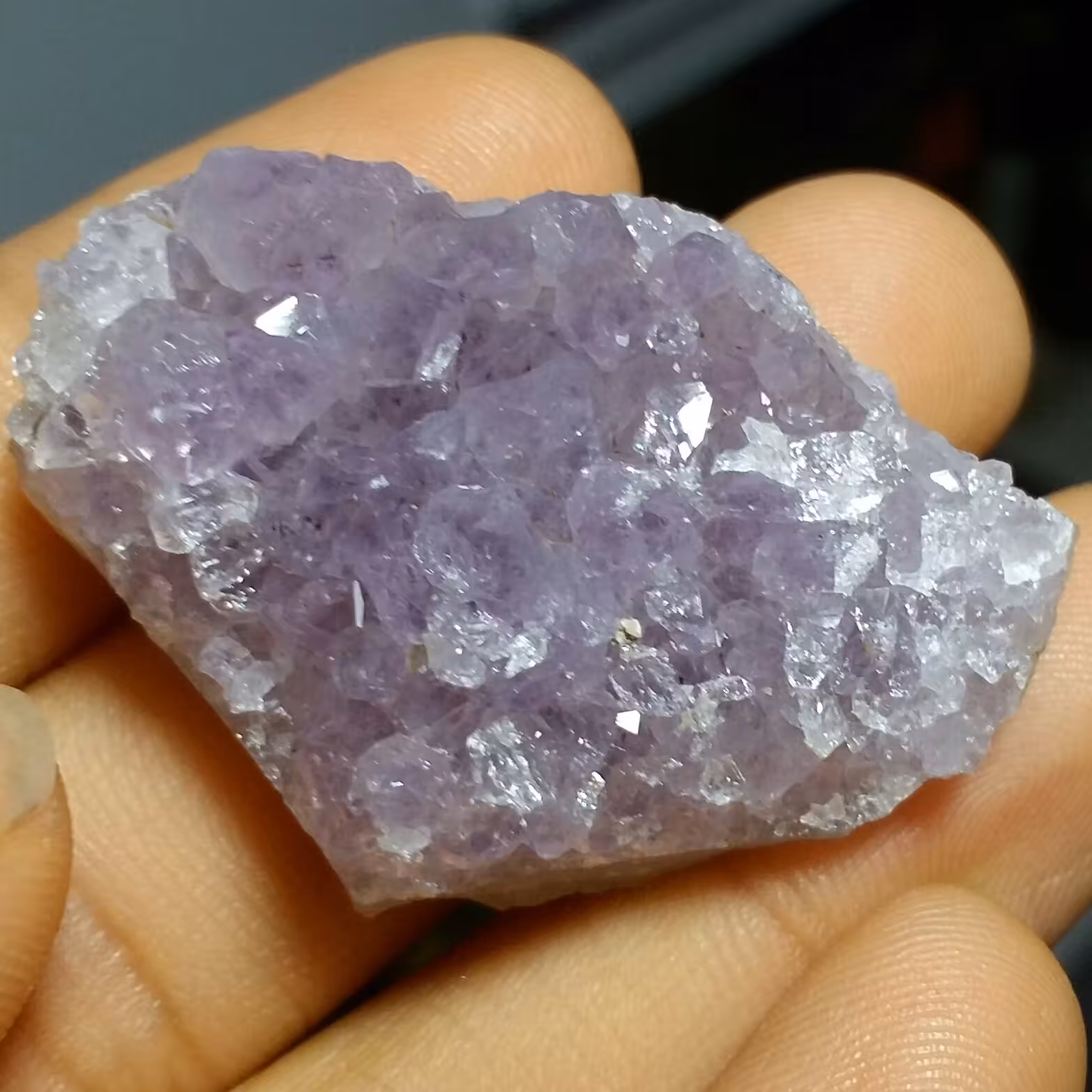 سنگ راف حبه آمیتیس بسیار پر رنگ خارق العاده بسیار زیبا دیدنی کاملا طبیعی شاهکار خلقت خااااص
کد 8396