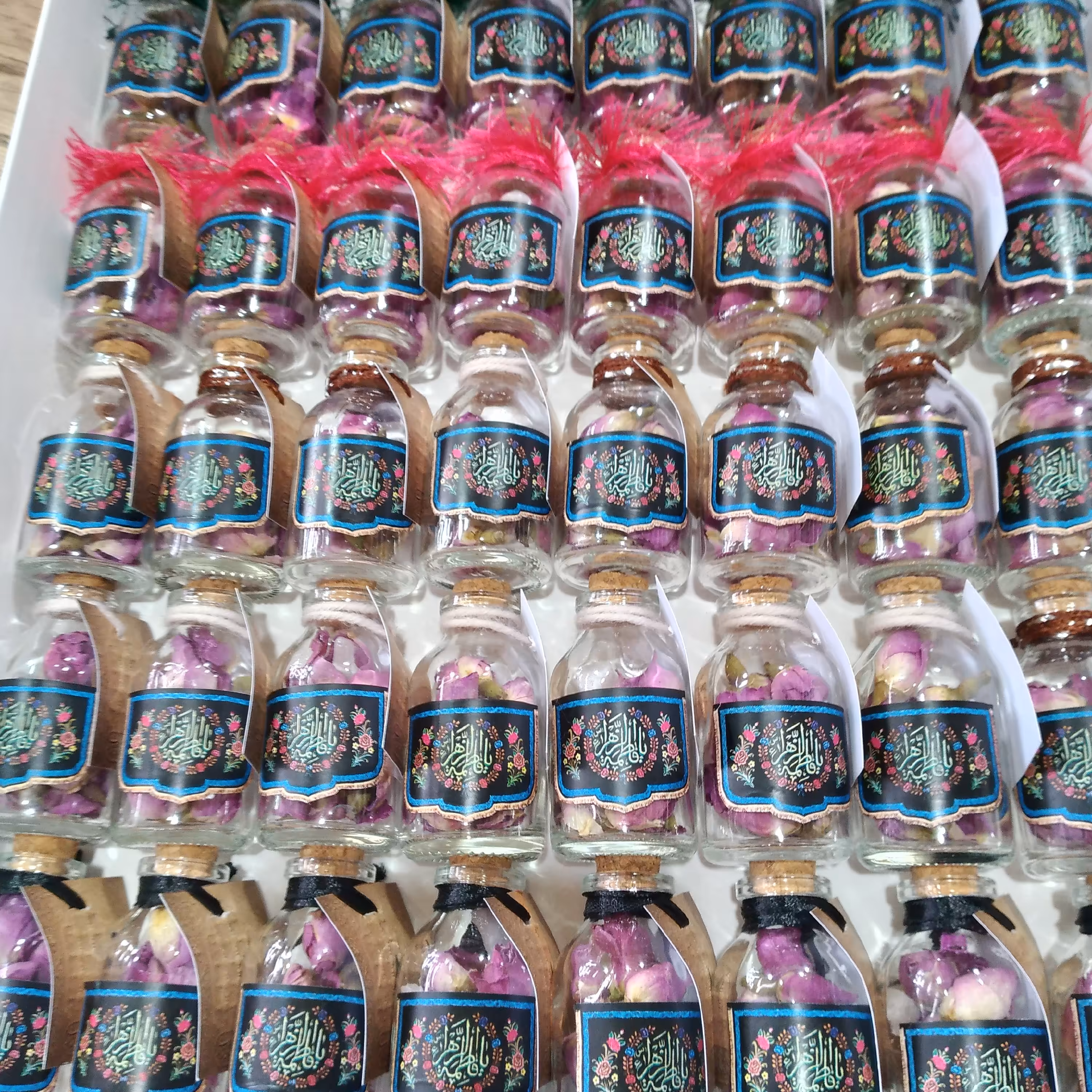 گیفت مذهبی مزین به اسم حضرت زهرا س باتربت کربلا و غنچه محمدی و مشک خوشبو