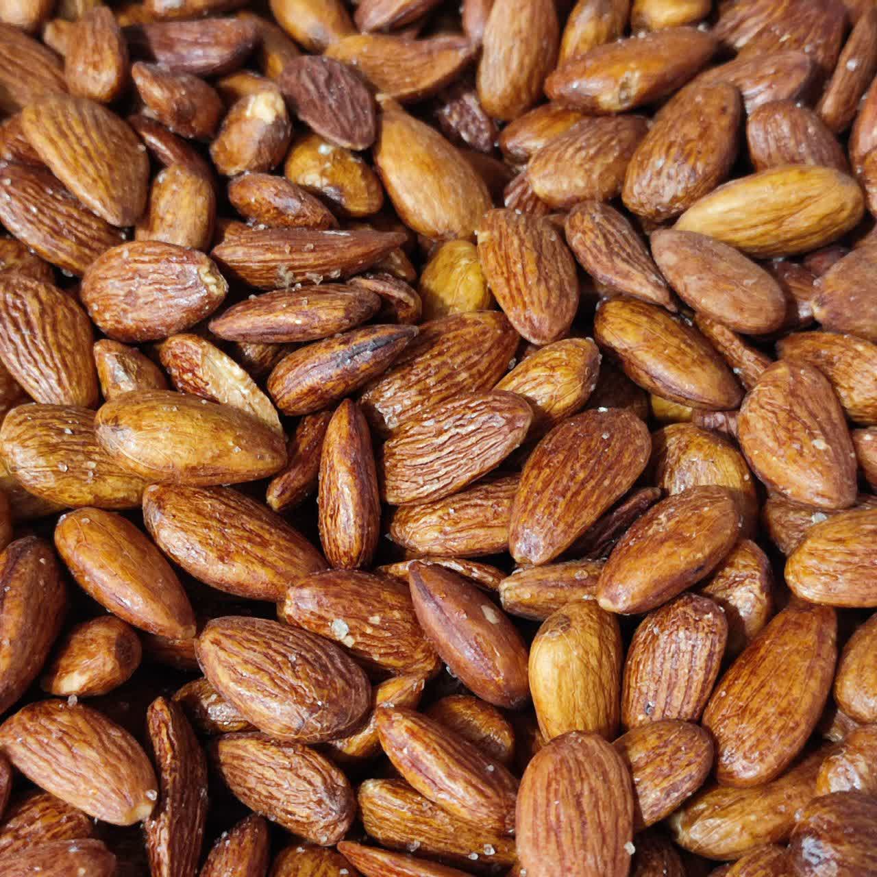 مغز بادام درختی شور 1 کیلویی