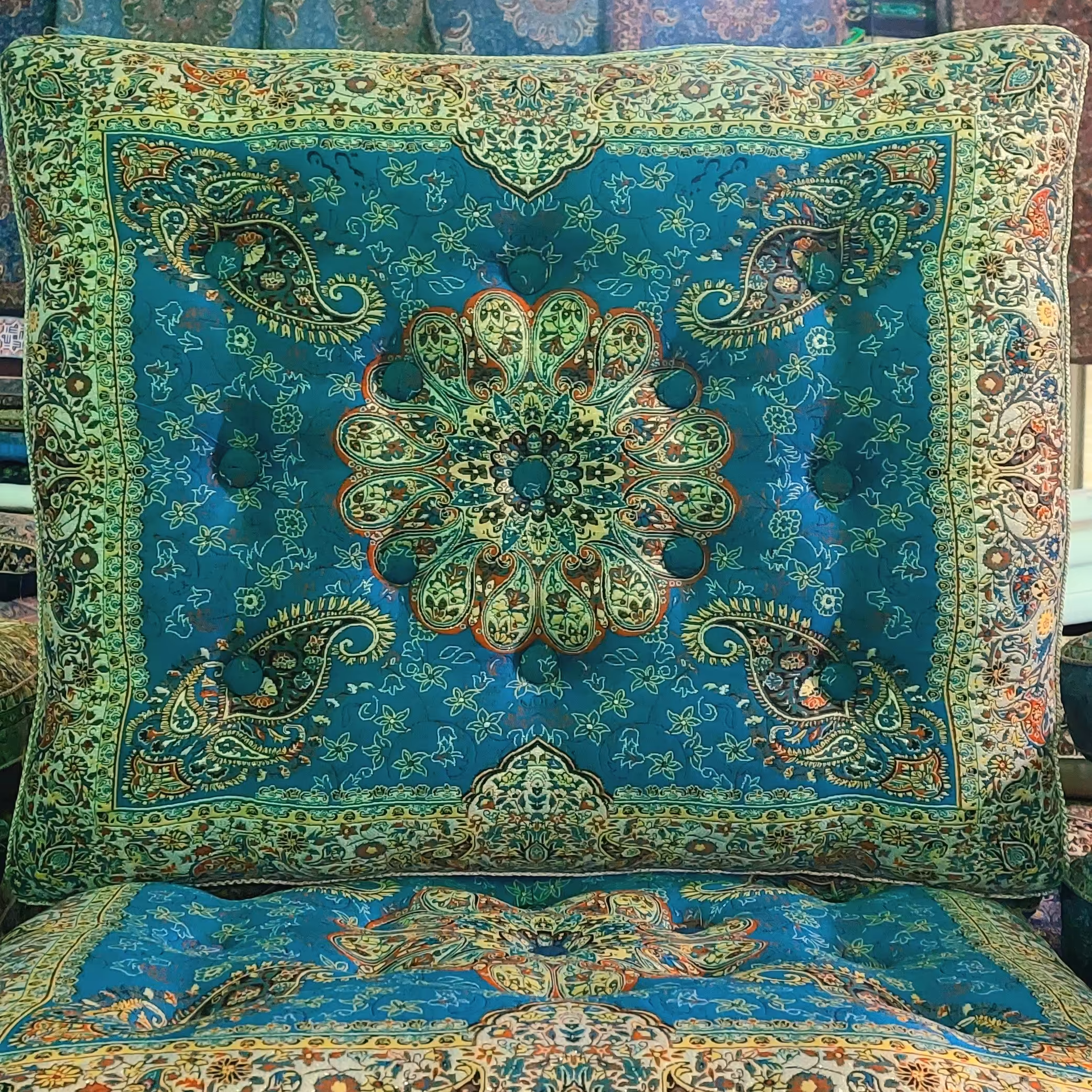 پشتی ترمه قابدار طرح افشاری هفت رنگ (بصورت تک میباشد )