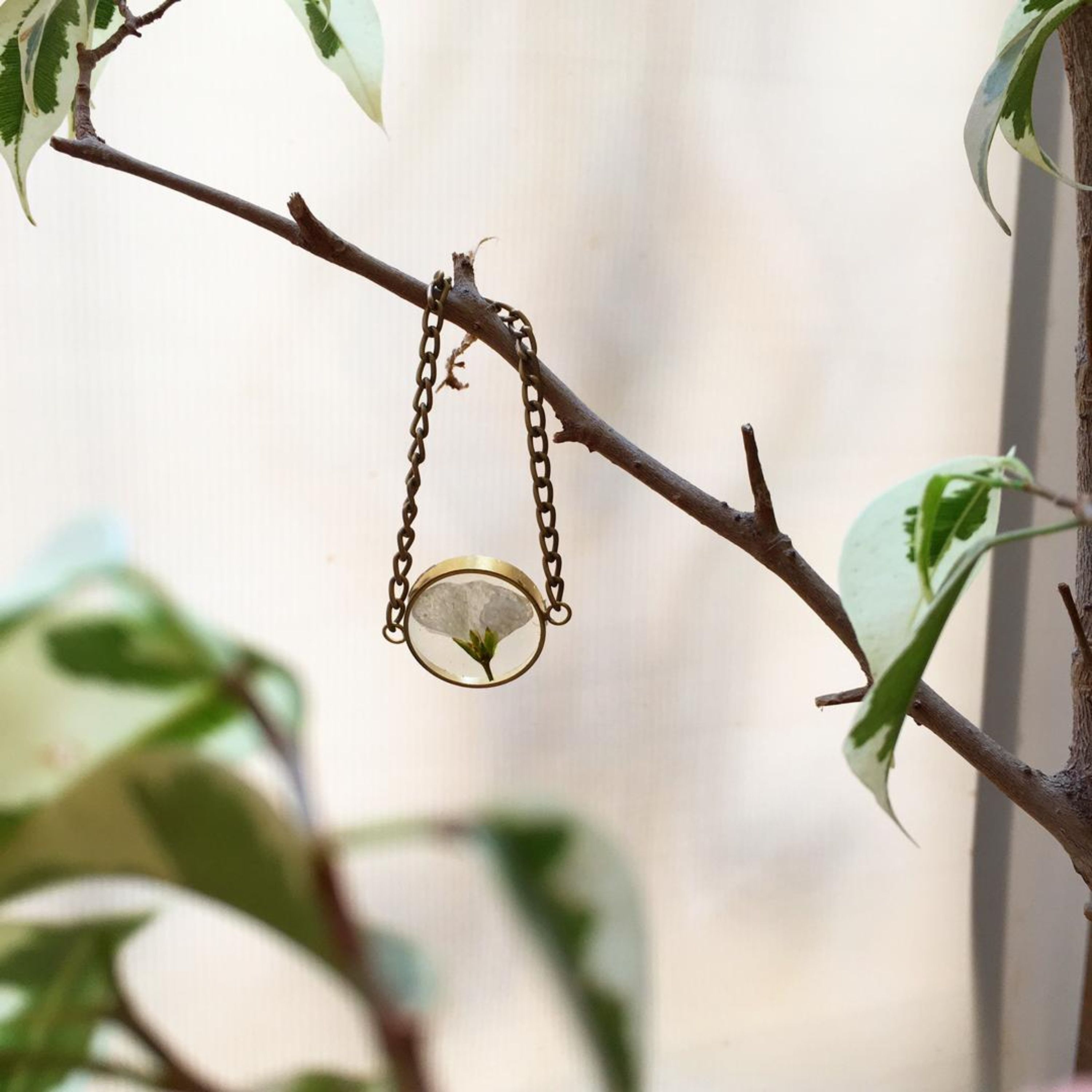 دستبند رزینی گل شمعدونی