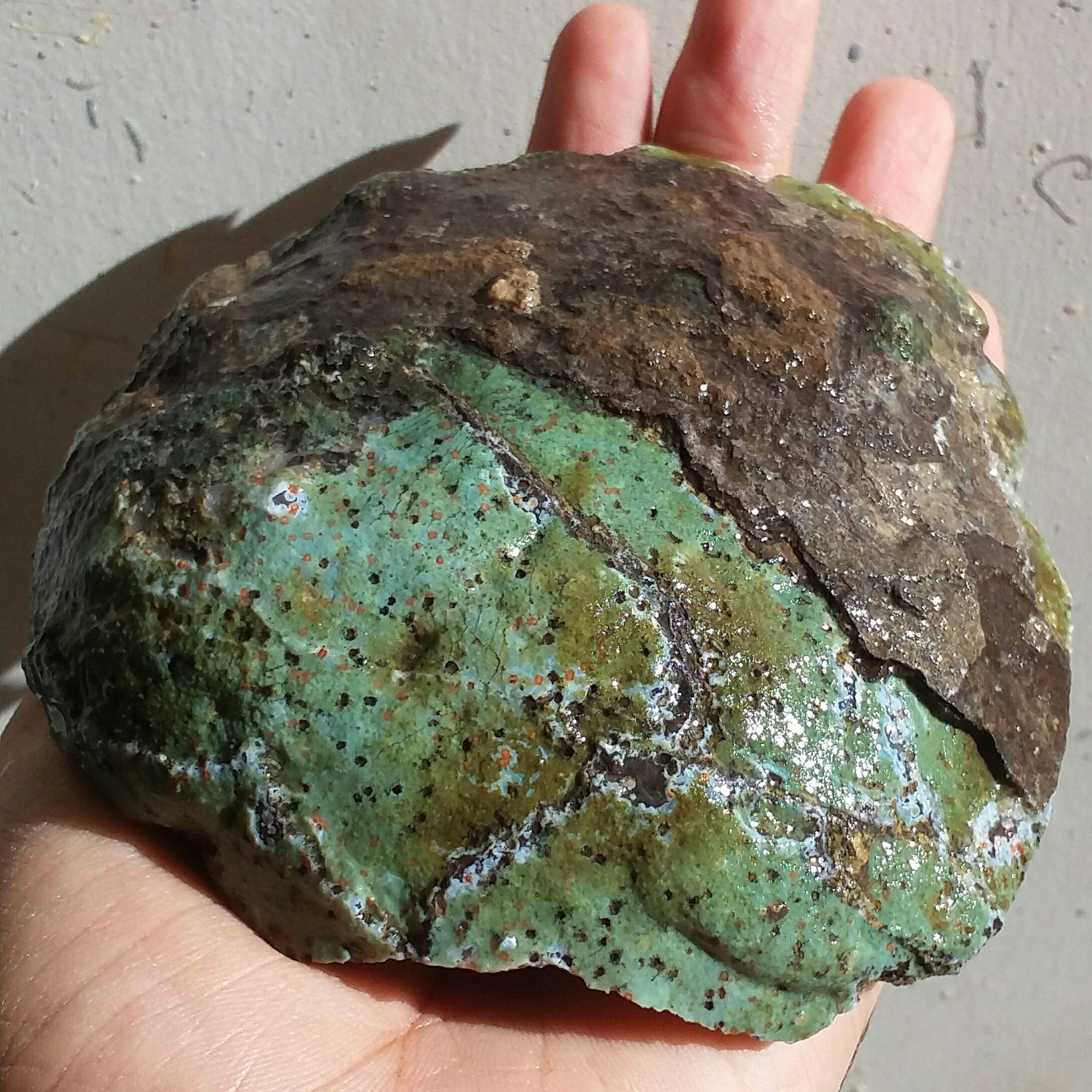 سنگ راف خام غووولپیکر عقیق توپی برش نخورده صد در 100 طبیعی سرشار از خوااص شاهکار خلقت
با قابلیت ساخت چندین نگین محششرر