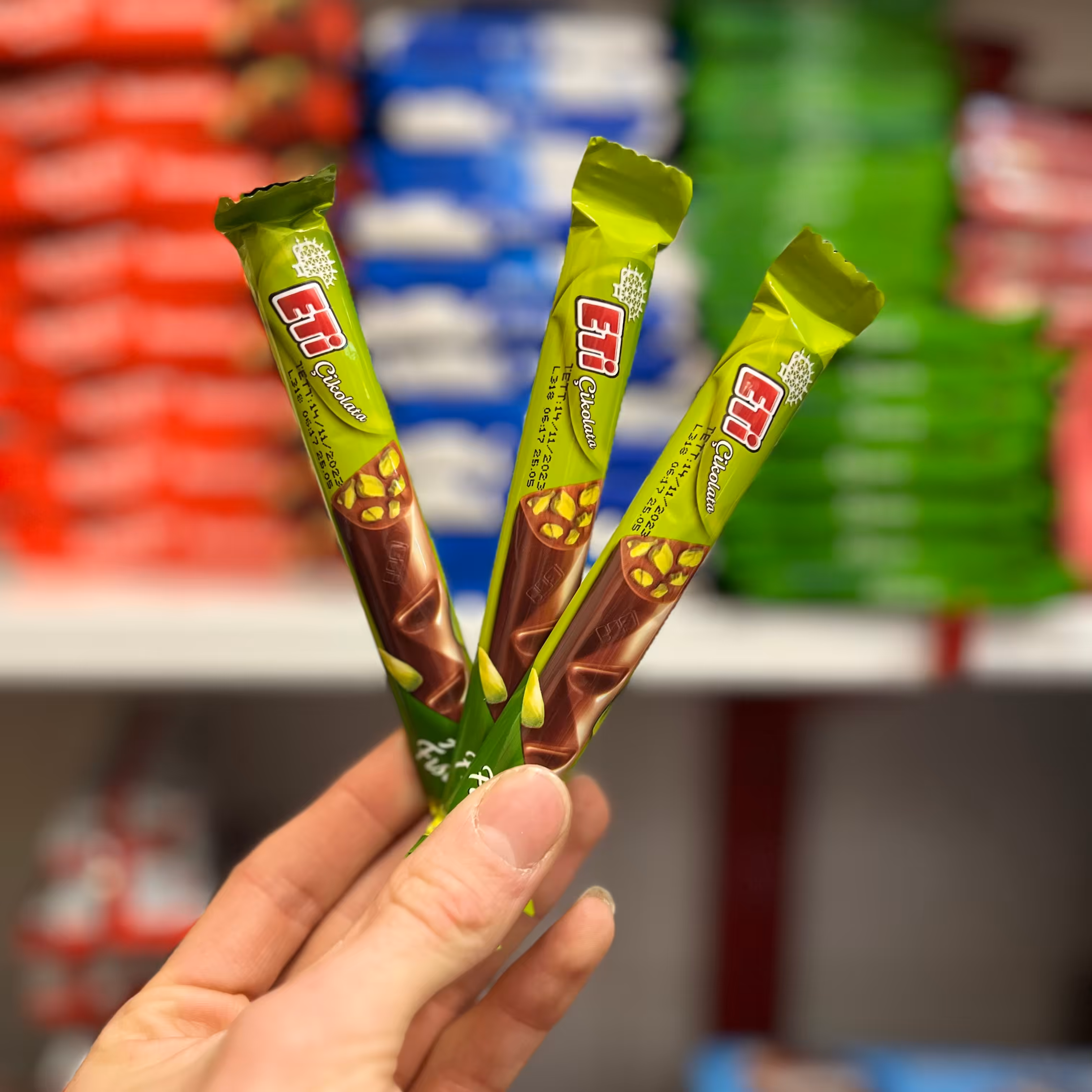 شکلات اتی طعم پسته ایی