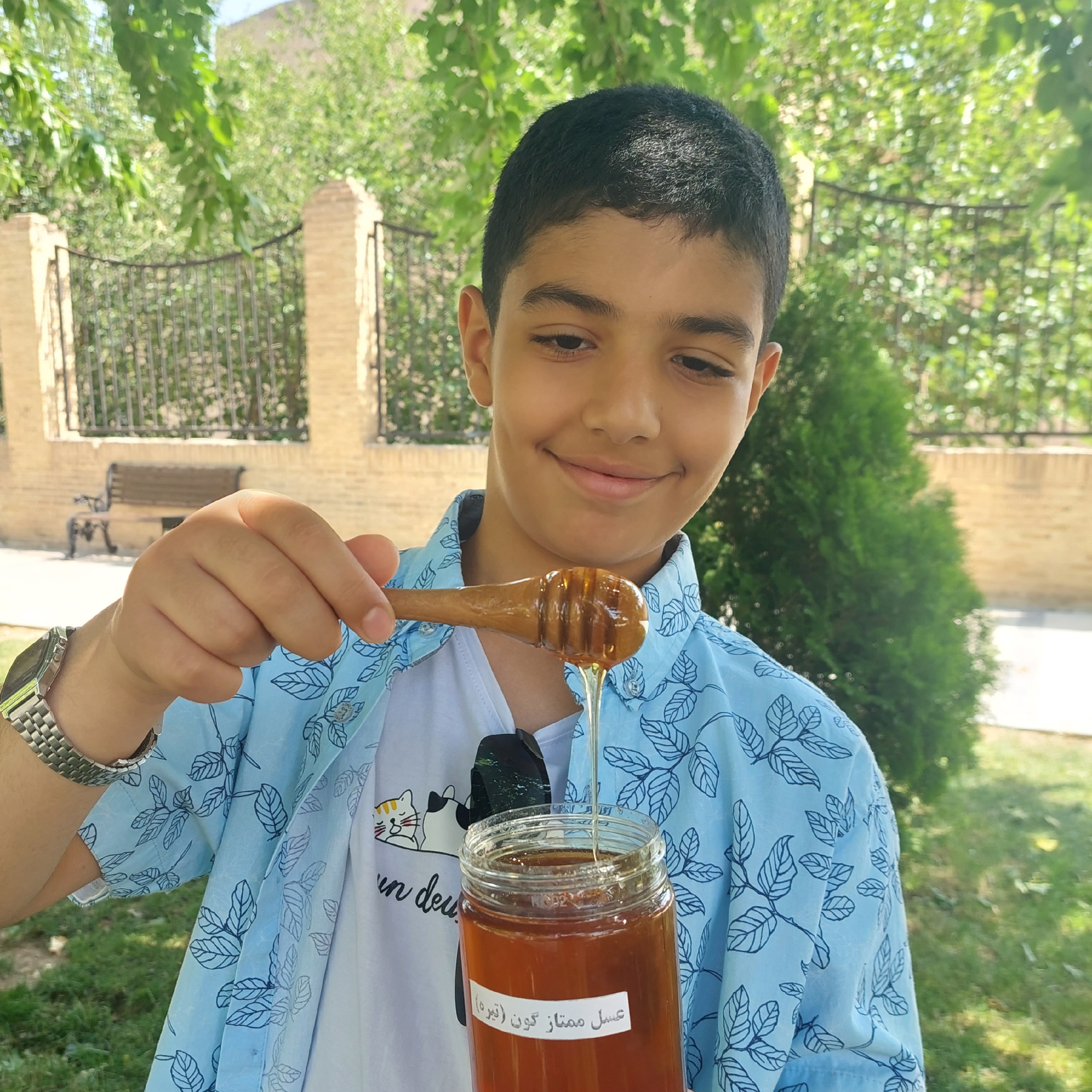 عسل خوشمزه،خام و پرخاصیت گون انگبین ناب (1کیلوگرم)