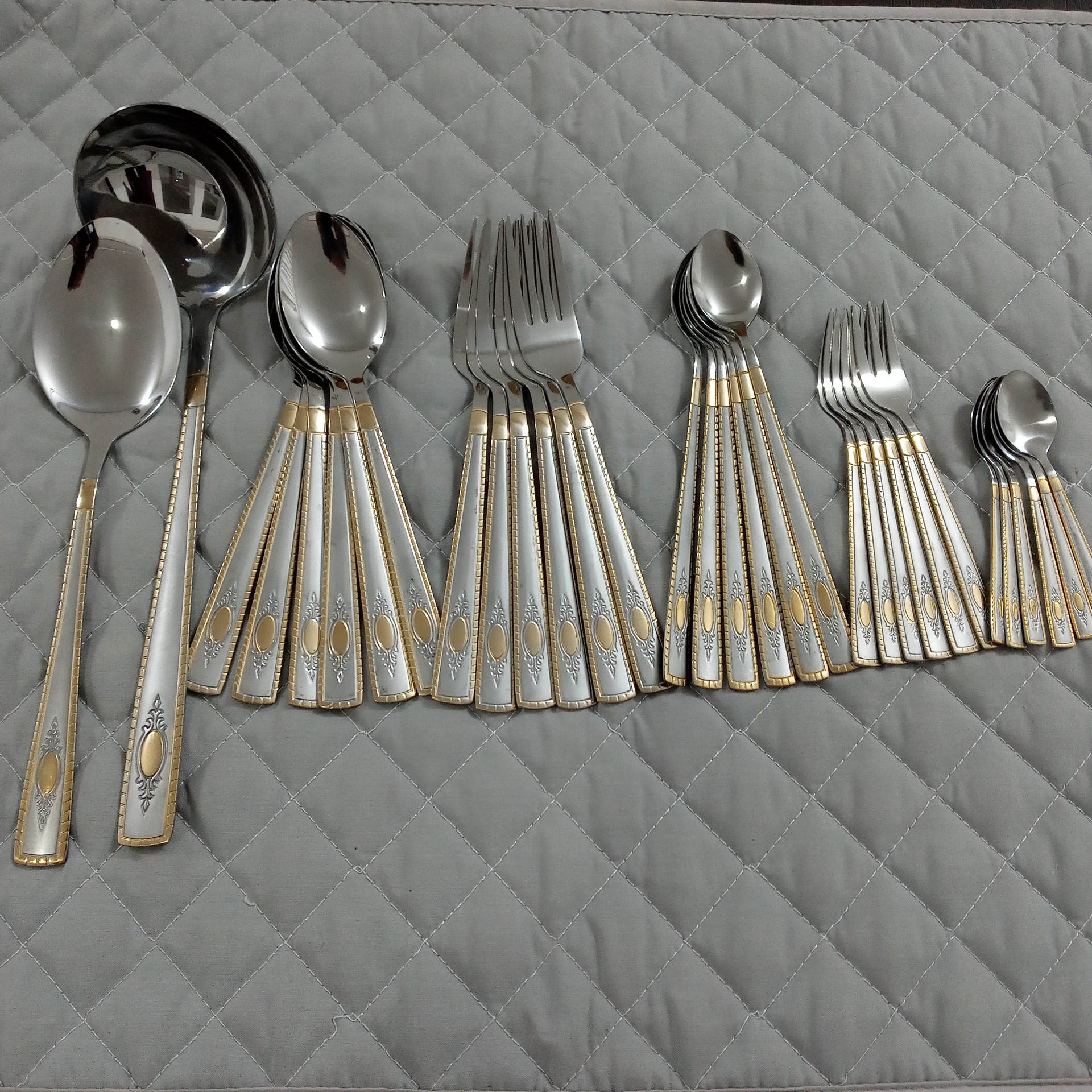 سرویس قاشق و چنگال 32پارچه دسته طلایی یونیک لایف 6 نفره