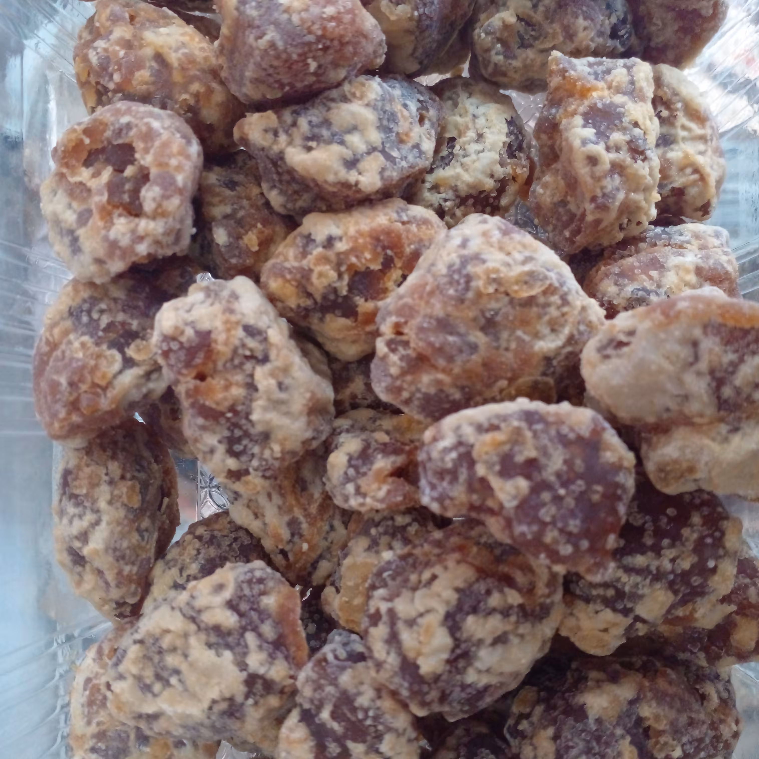 باسلق محلی ملایر تهیه شده از شیره انگور کشمش ون بافت نرم طعم عالی کیفیت فوق اعلا