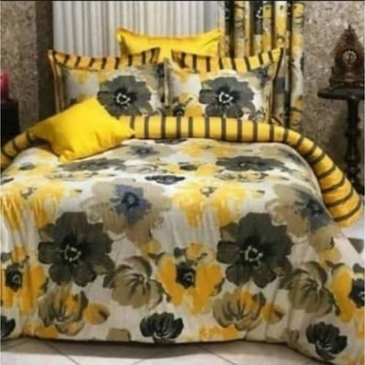 روتختی دونفره طرح گل زردوسفید جنس پلی کتان رنگ ثابت