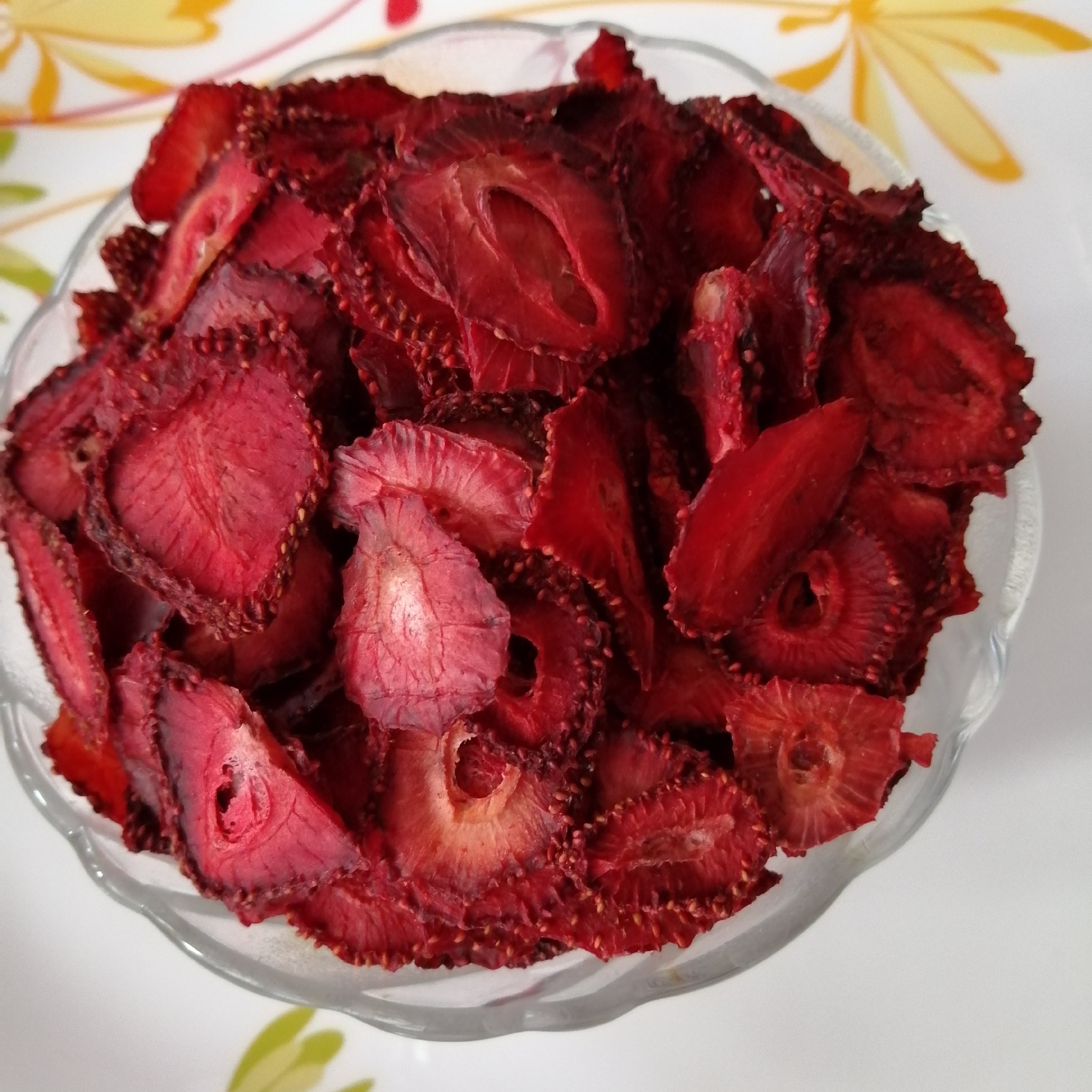 توت فرنگی خشک 100گرمی