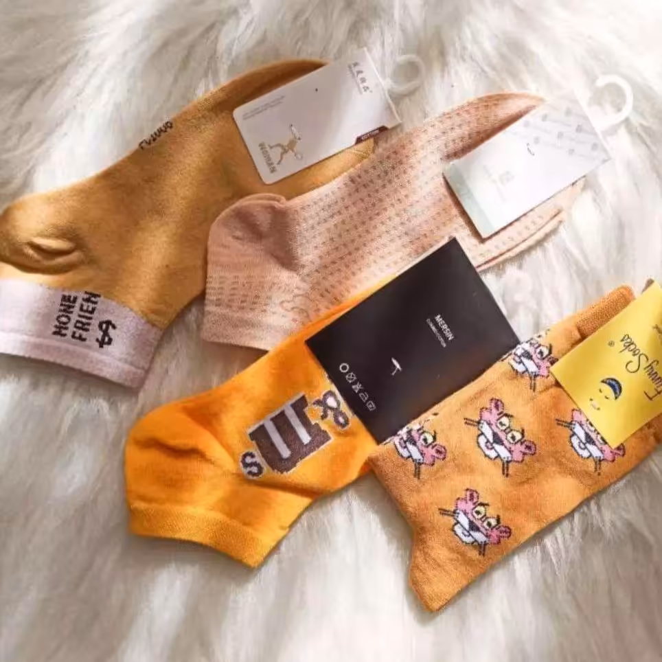 بسته جوراب 4 تائی دخترانه و زنانه سایز 36 تا 40