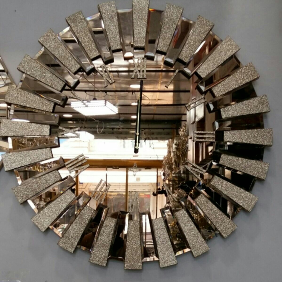 ساعت خورشیدی شاین دار سایز 60و70و90قیمت درج شده قیمت سایز60